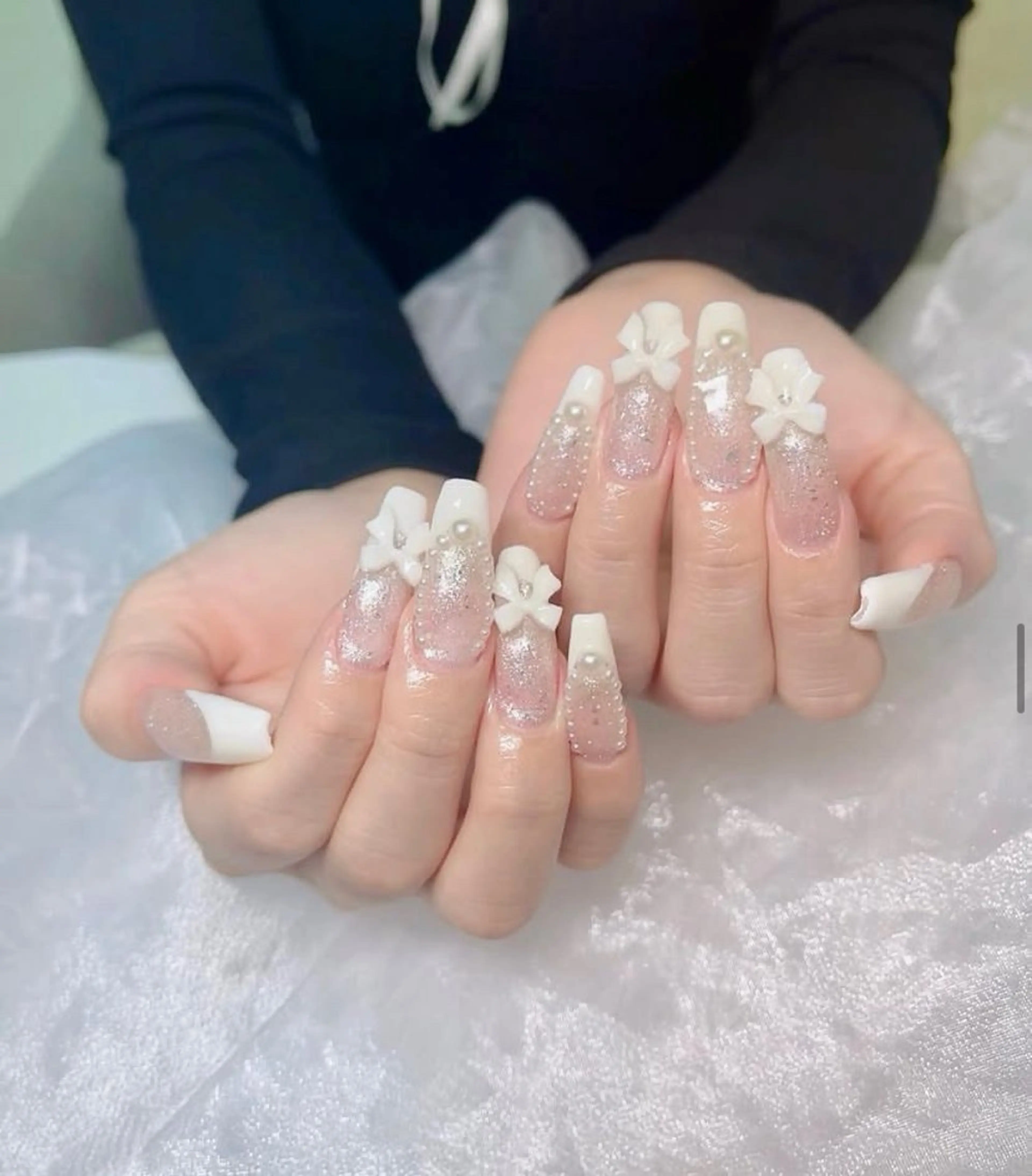 ネイル ハンドネイル Hin Nailsのネイルデザイン