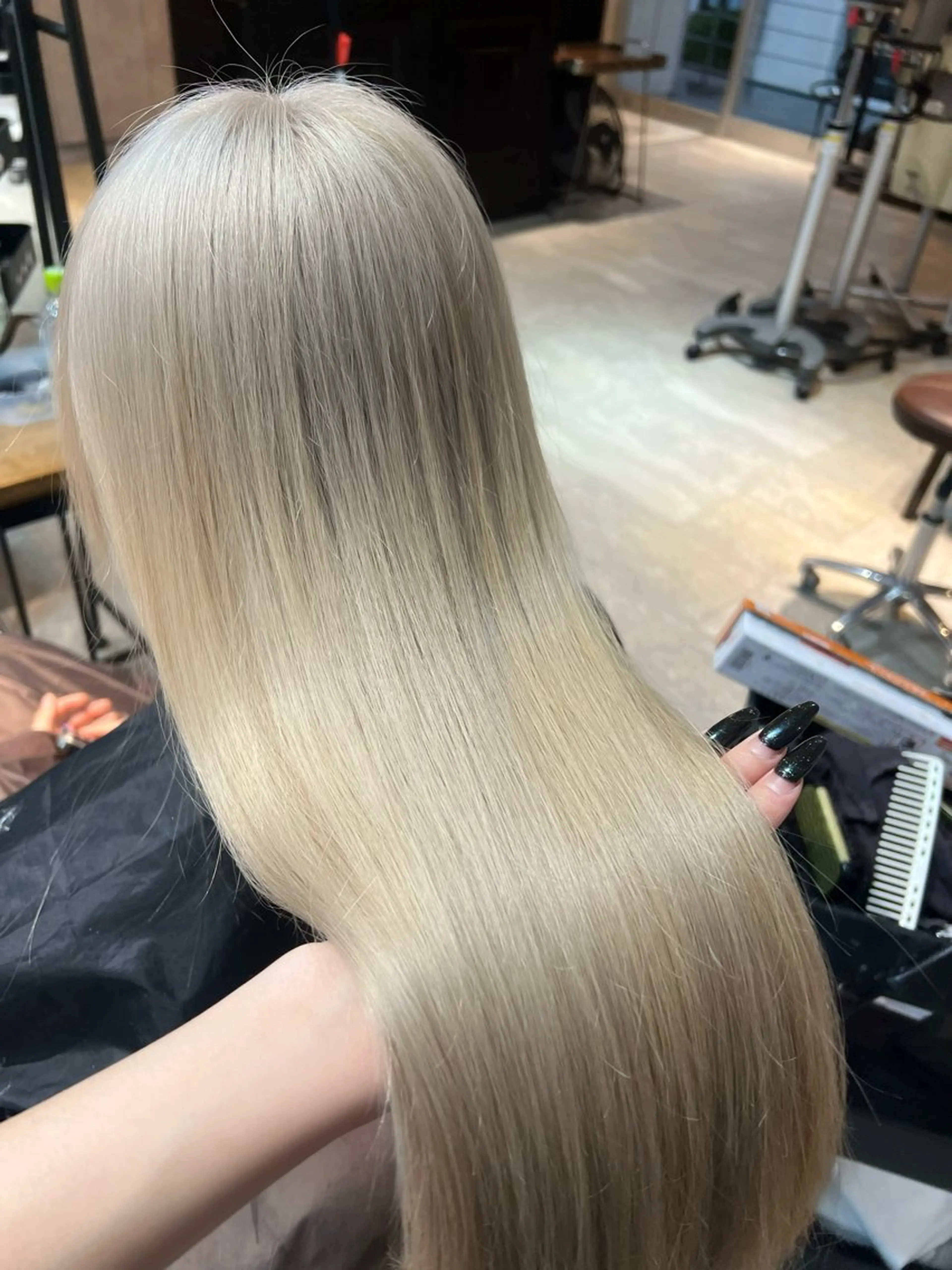 ロング カラー 🎀ハイトーン・艶 カラー HANA🎀のヘアスタイル