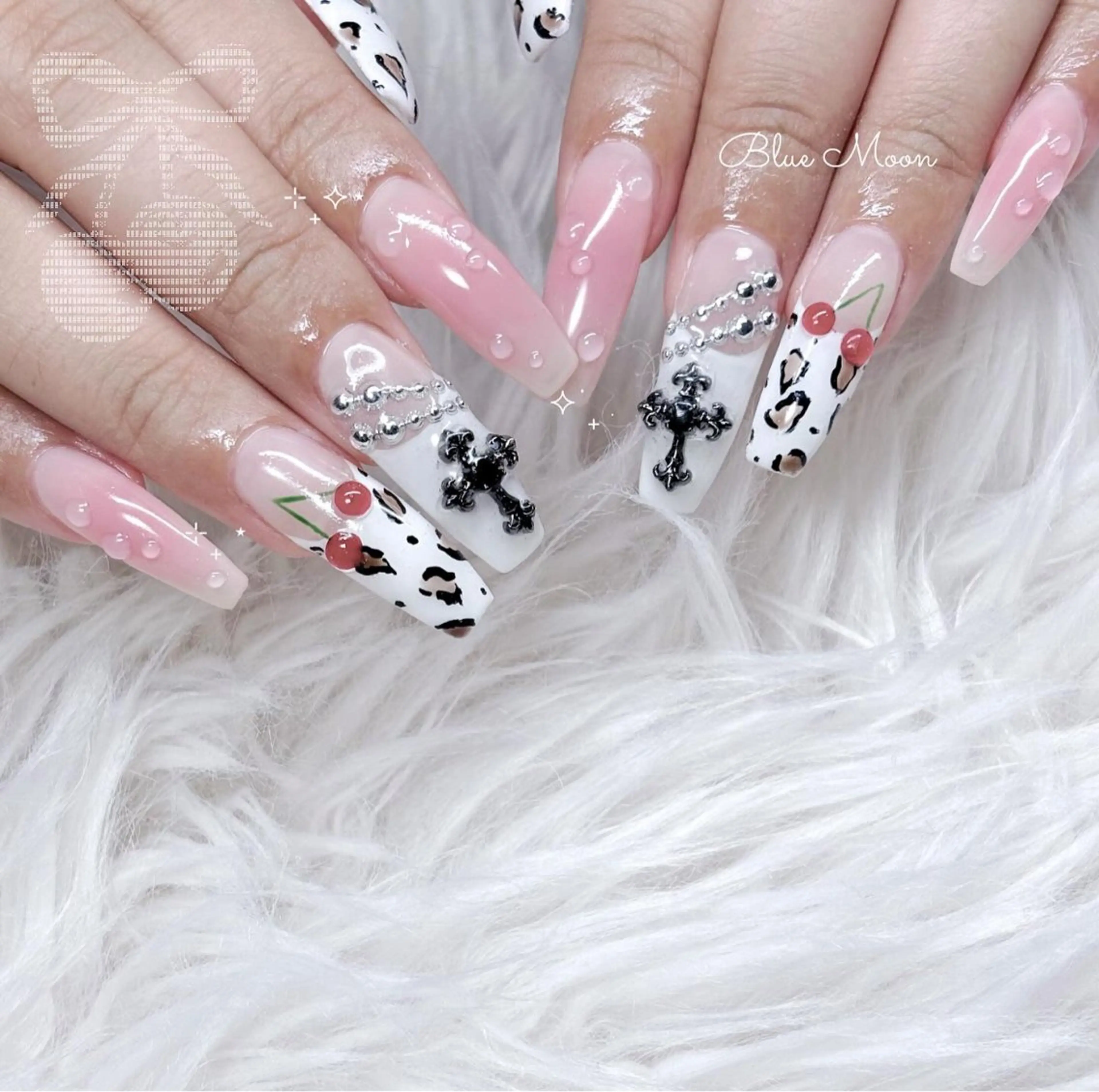 ネイル アートネイル ハンドネイル フットネイル ハンドケア nail salon Blue Moonのネイルデザイン