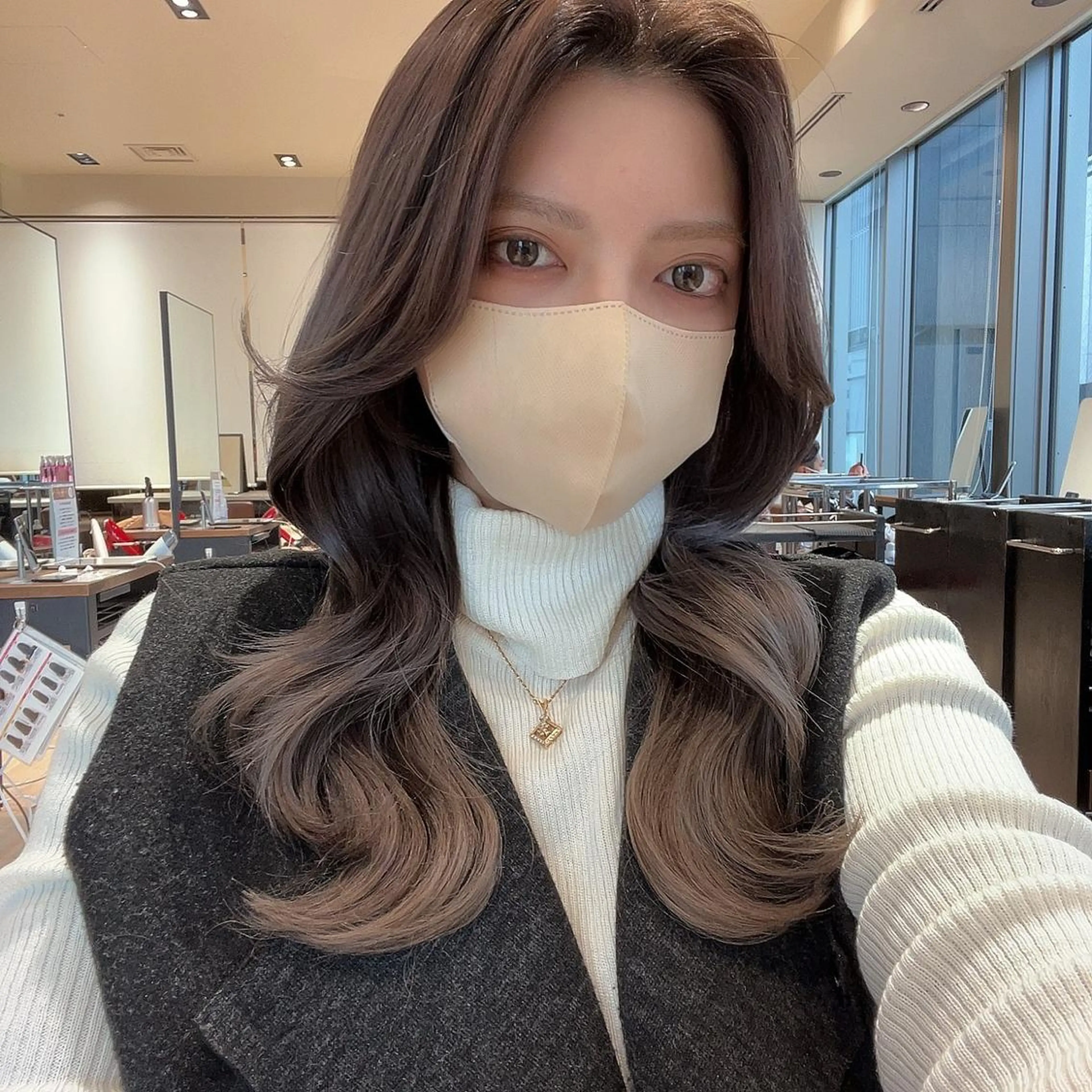 ロング カラー ブリーチ 透明感カラー デザインカラー ブリーチなしカラー かきあげバング 早朝セット☀️ レイヤー/Momoのヘアスタイル