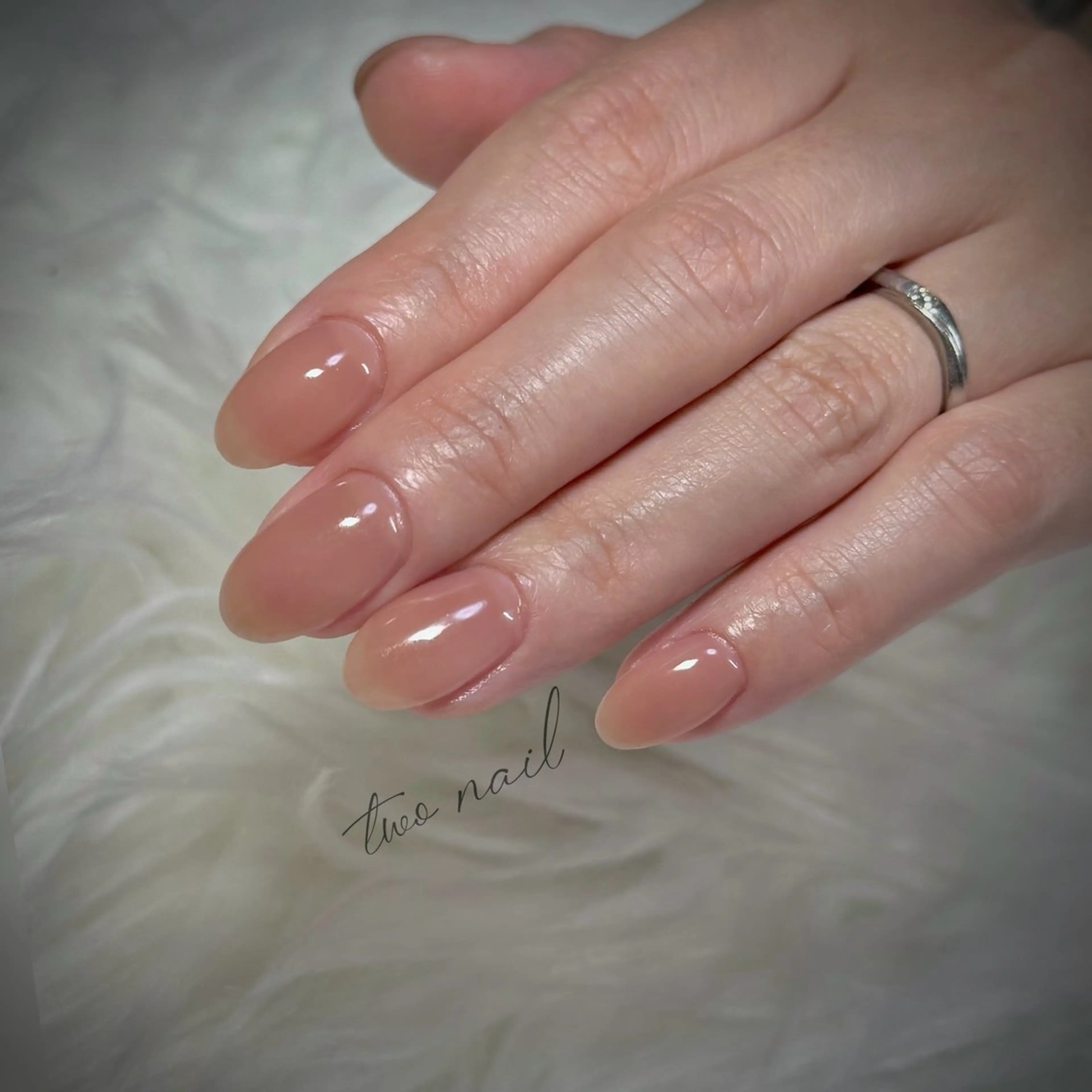 ネイル ブラウン ネイルチップ ホワイト ハンドネイル two nailのネイルデザイン