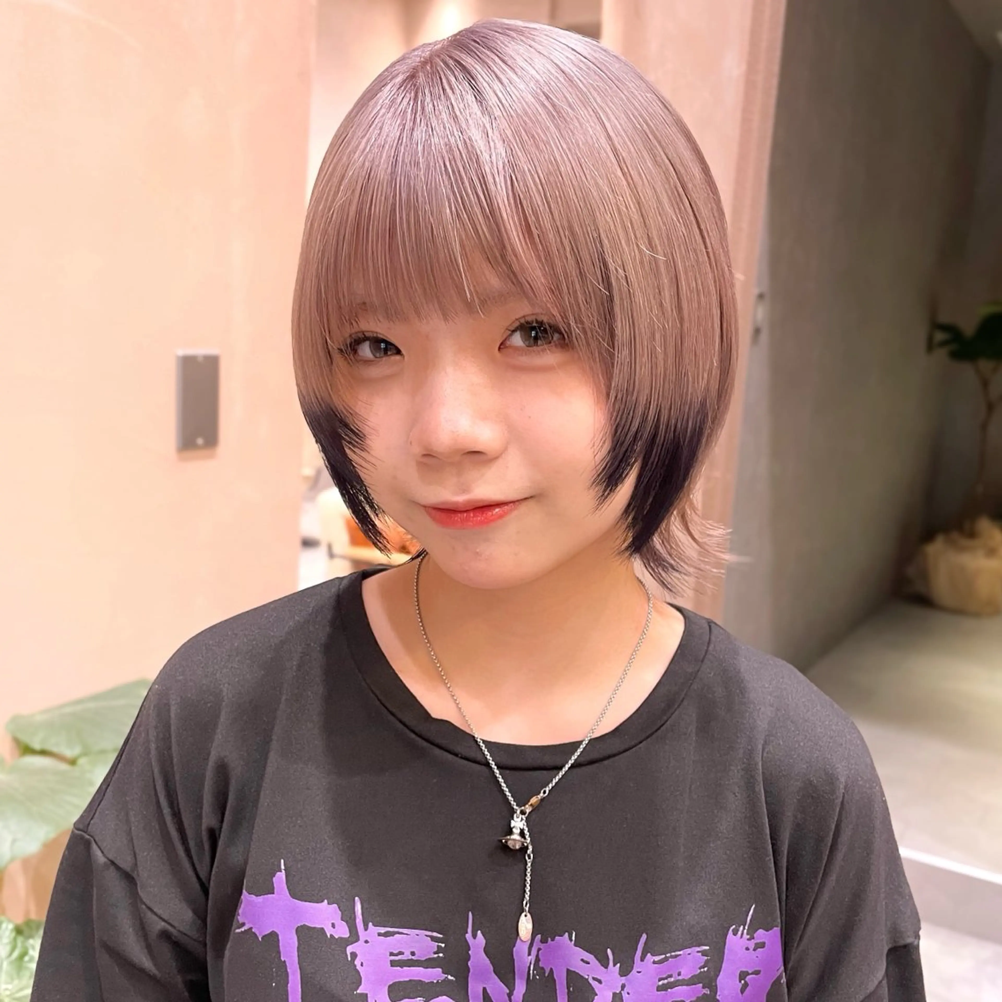 ショート カラー ベージュカラー ブリーチ ホワイトベージュ イエローカラー レイヤー/柔らか 透明感カラー/ゆきなのヘアスタイル