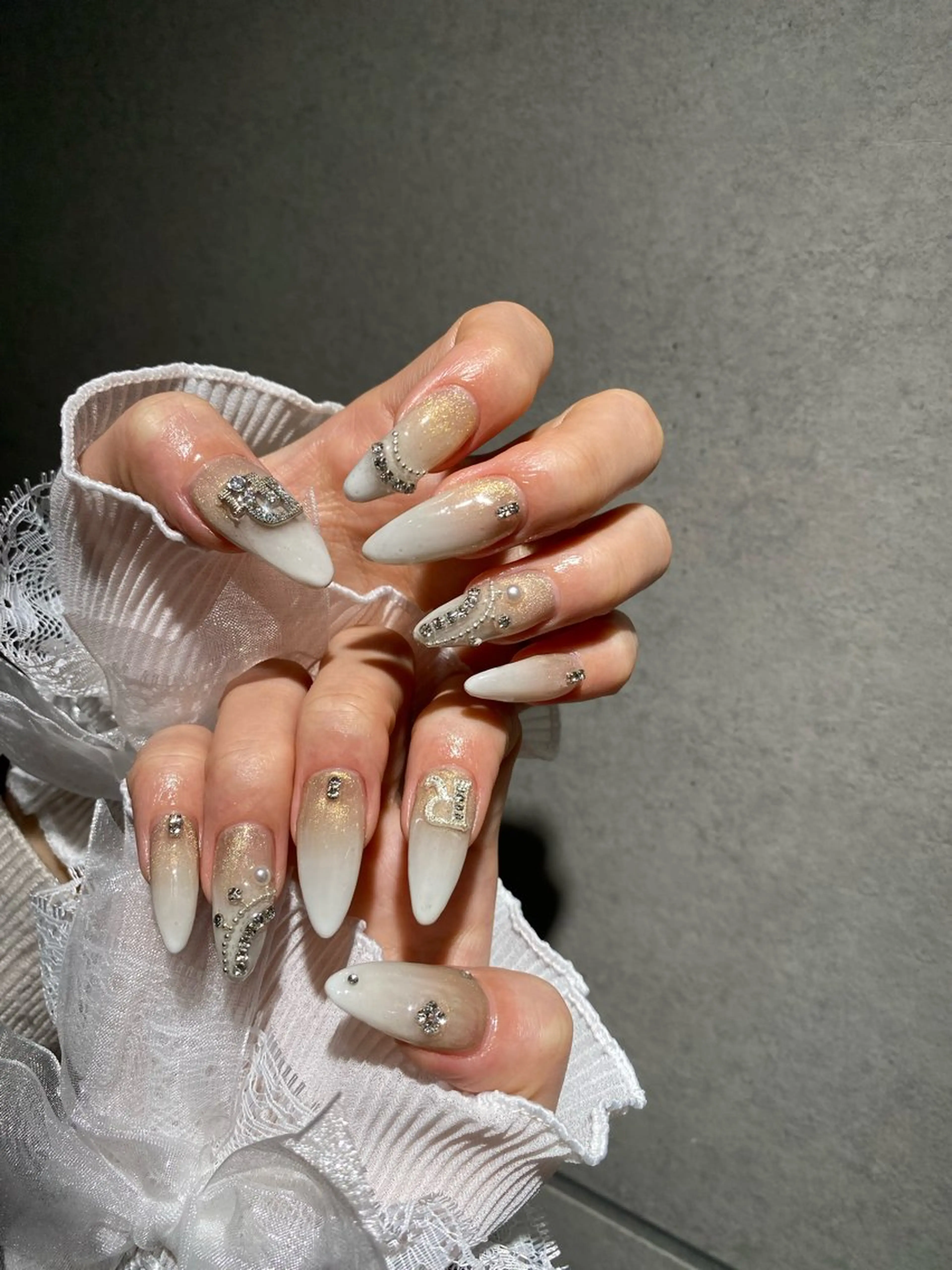 ネイル I-nailロング /ワンホン/キラキラのネイルデザイン