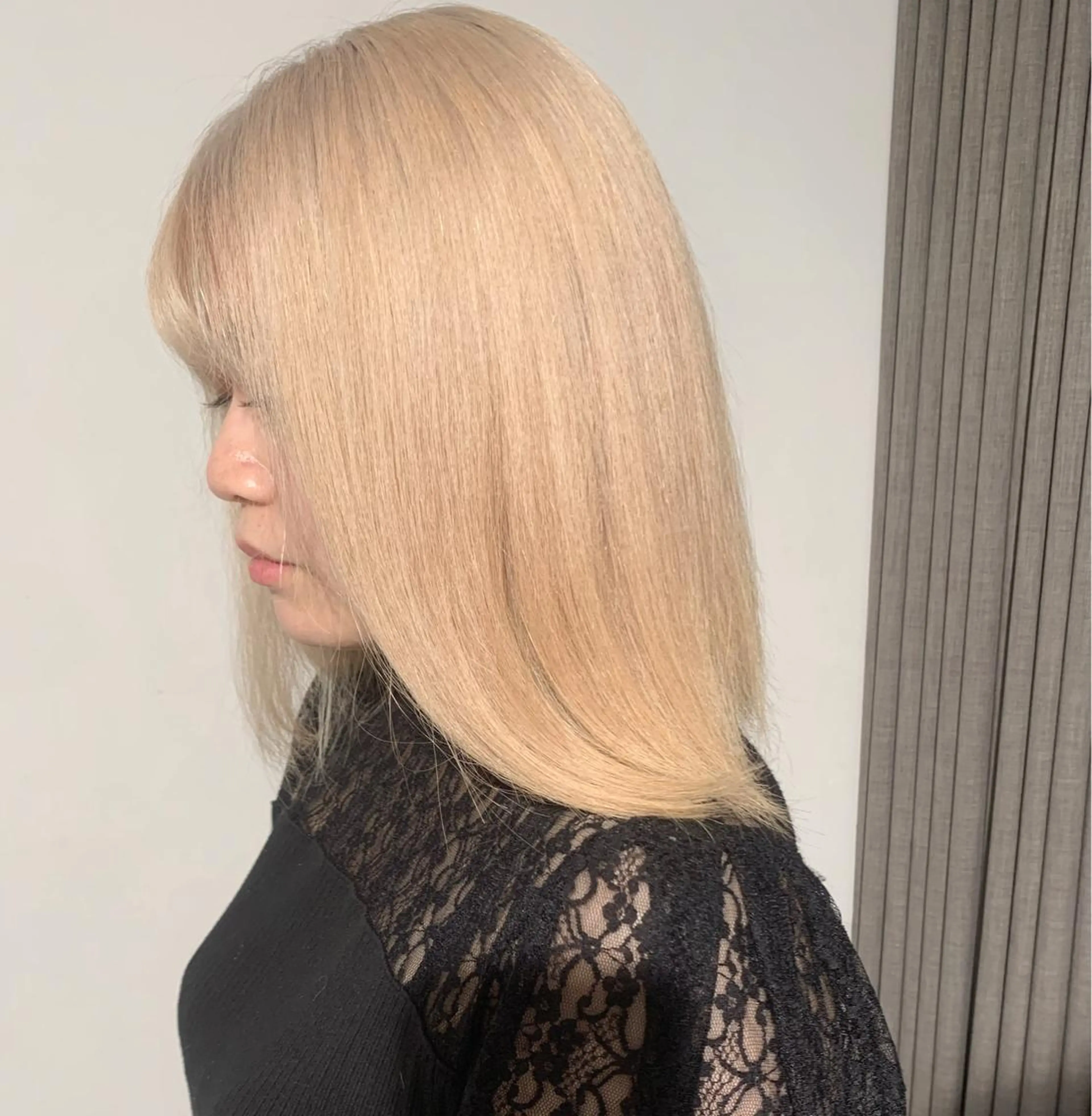 ミディアム カラー ベージュカラー ホワイトベージュ ヘアカラー トリートメント ヘアセット ✨艶ブリーチカラー ✨四ノ宮裕己のヘアスタイル