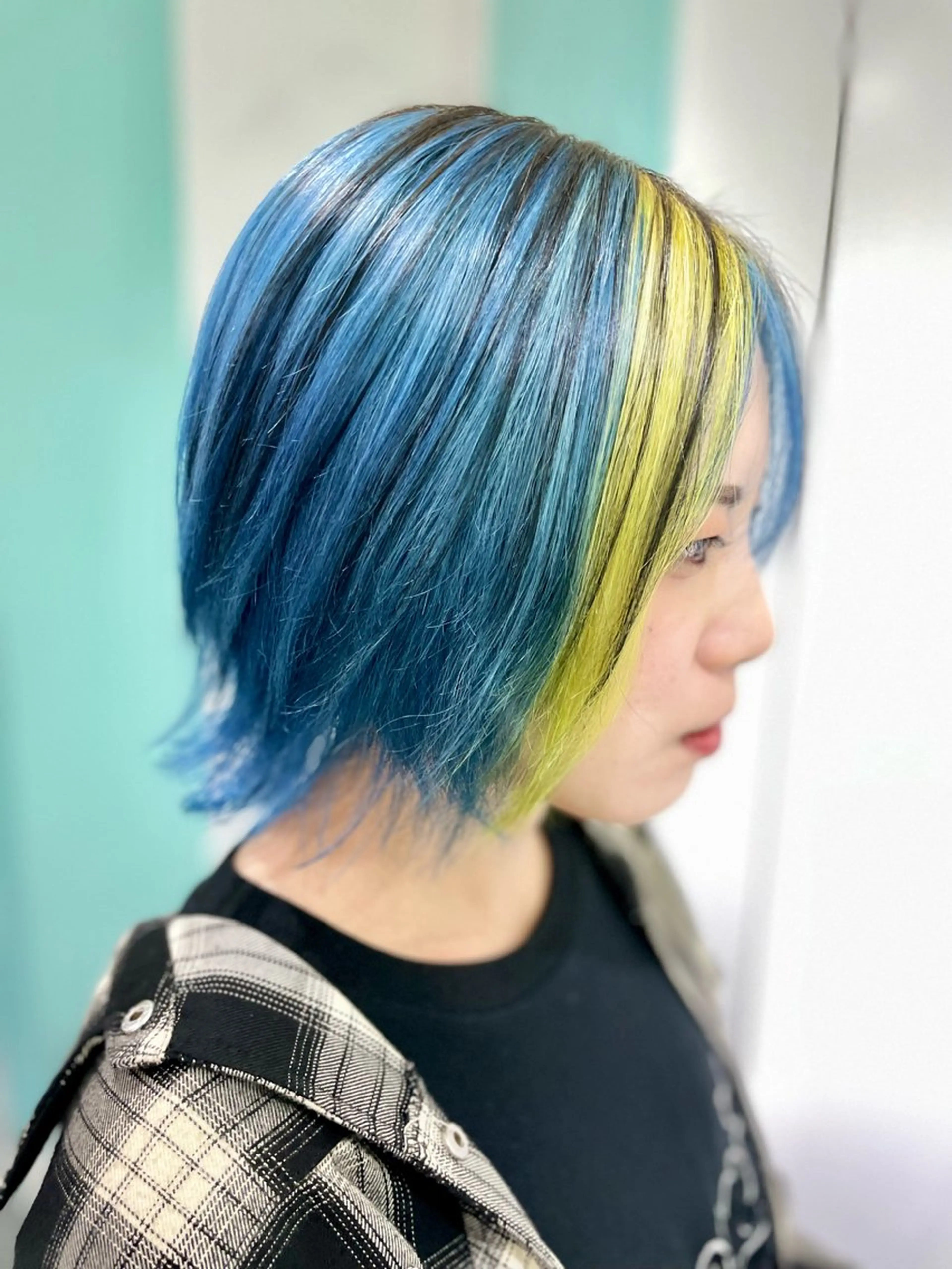 ショート ヘアカラー 原 千景のヘアスタイル