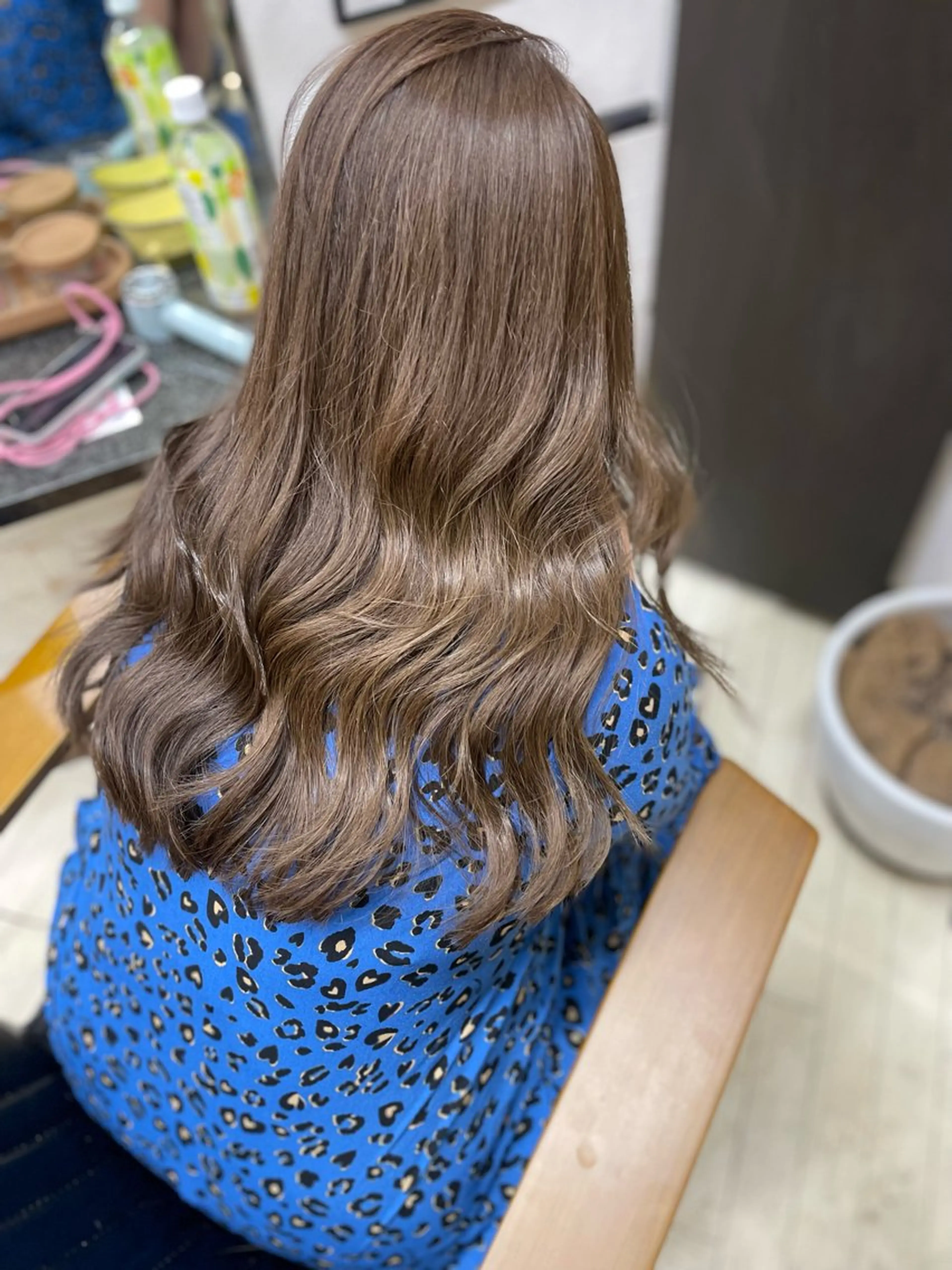 ロング カラー アッシュ ベージュカラー ヘーゼル カット ヘアカラー トリートメント 【ヌーベルバレ】 ゆきみのヘアスタイル