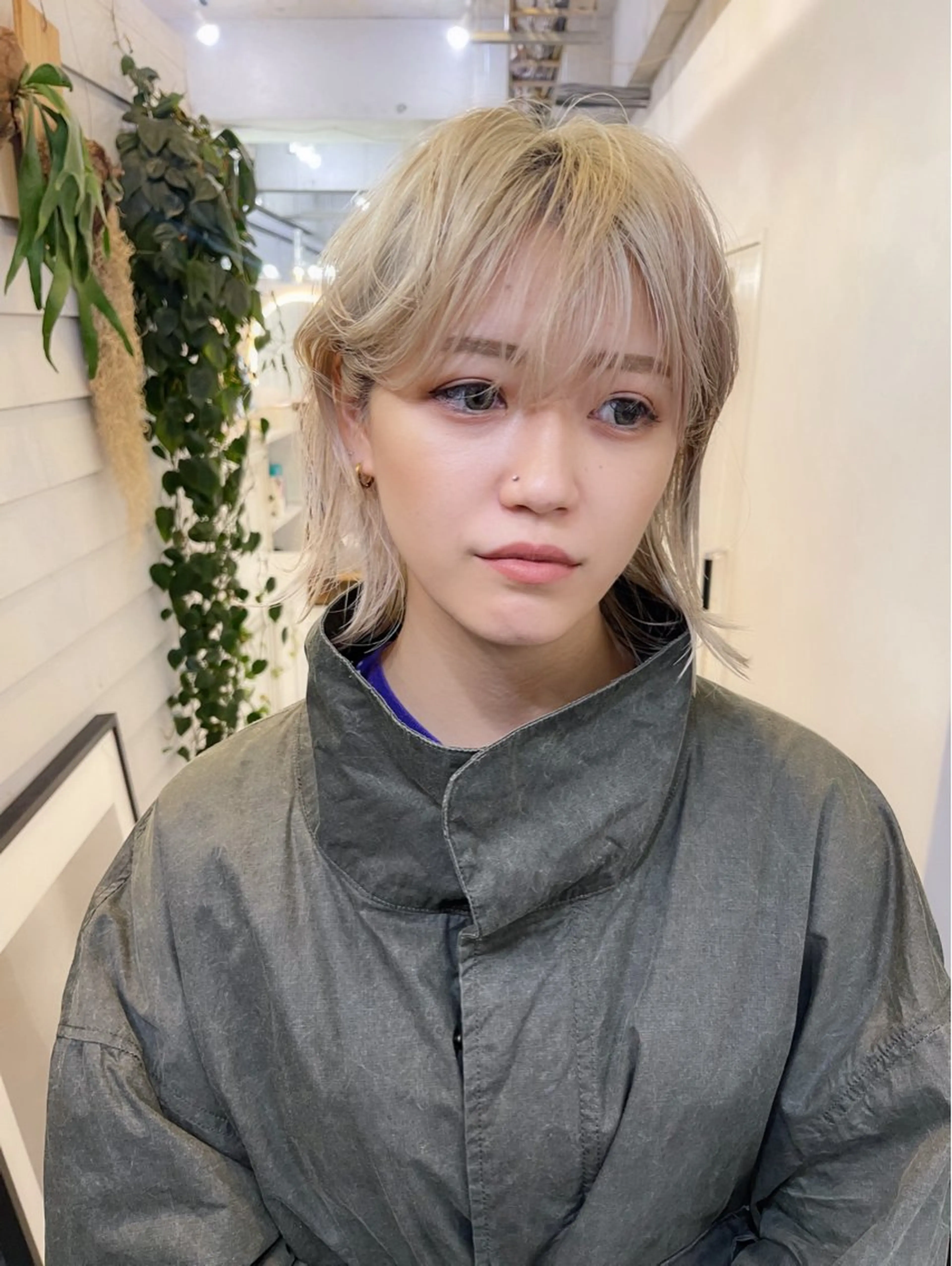 ミディアム カラー ハイトーンカラー ウルフカット ヘアカラー トリートメント AiM 大名　似合わせカットのヘアスタイル