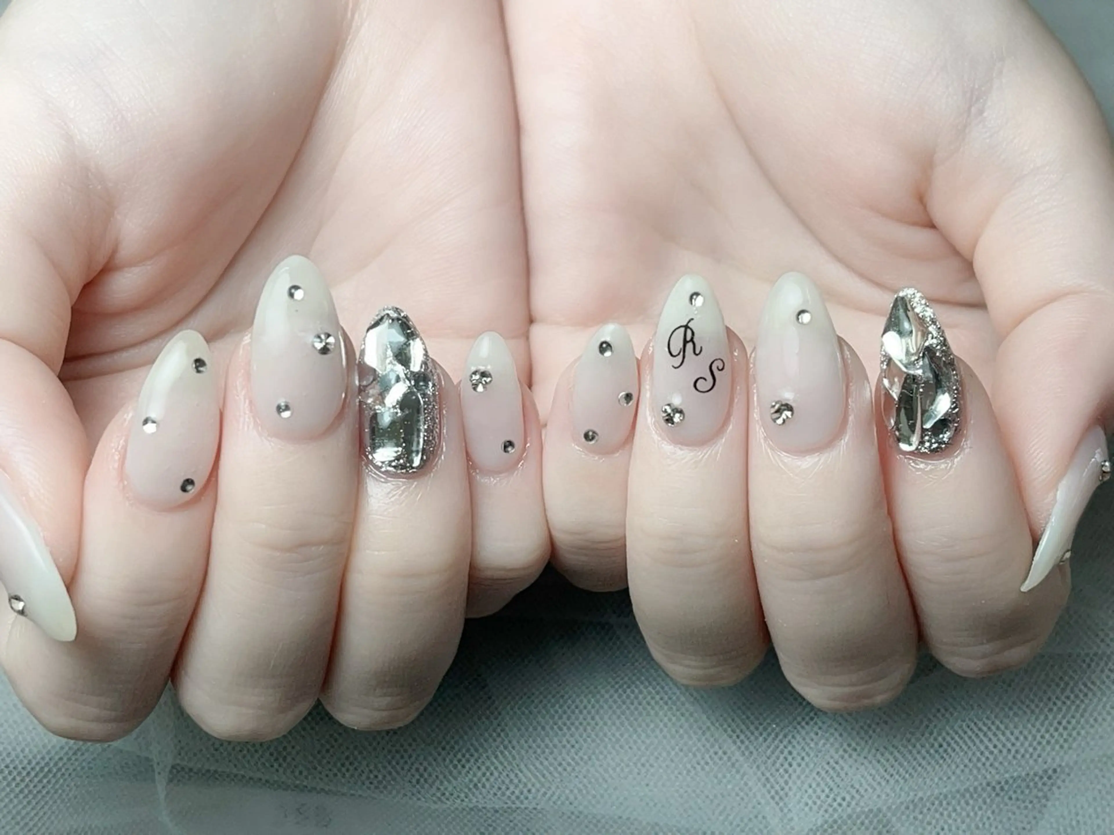 メンズ ネイル アートネイル フレンチネイル ジェルネイル キラキラネイル パラジェル ハンドネイル Bloom スカルプ専門店のネイルデザイン