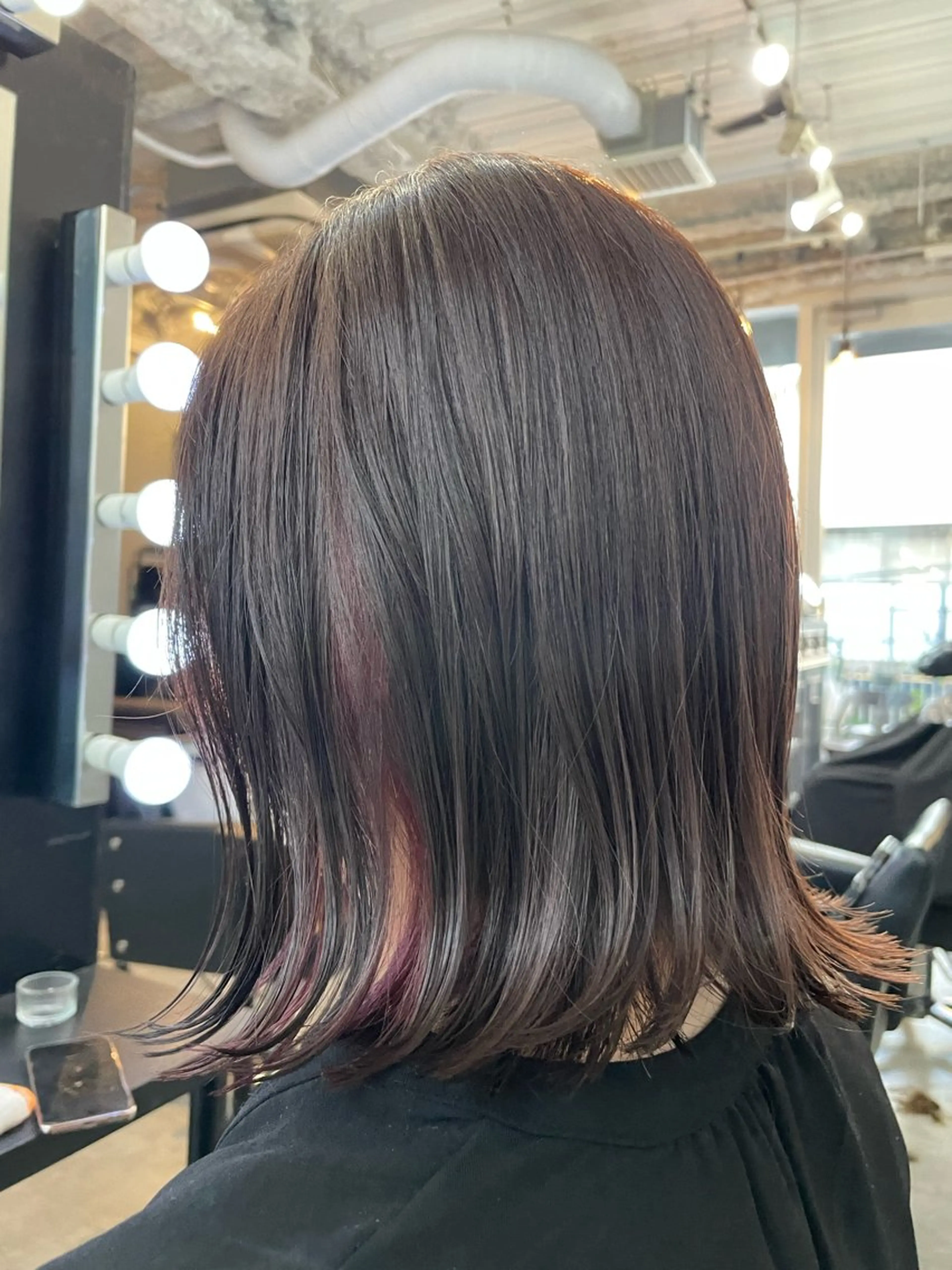 ミディアム カラー インナーカラー ボブ 外ハネヘア カット ヘアカラー ブリーチなし透明感 タケザワミキのヘアスタイル