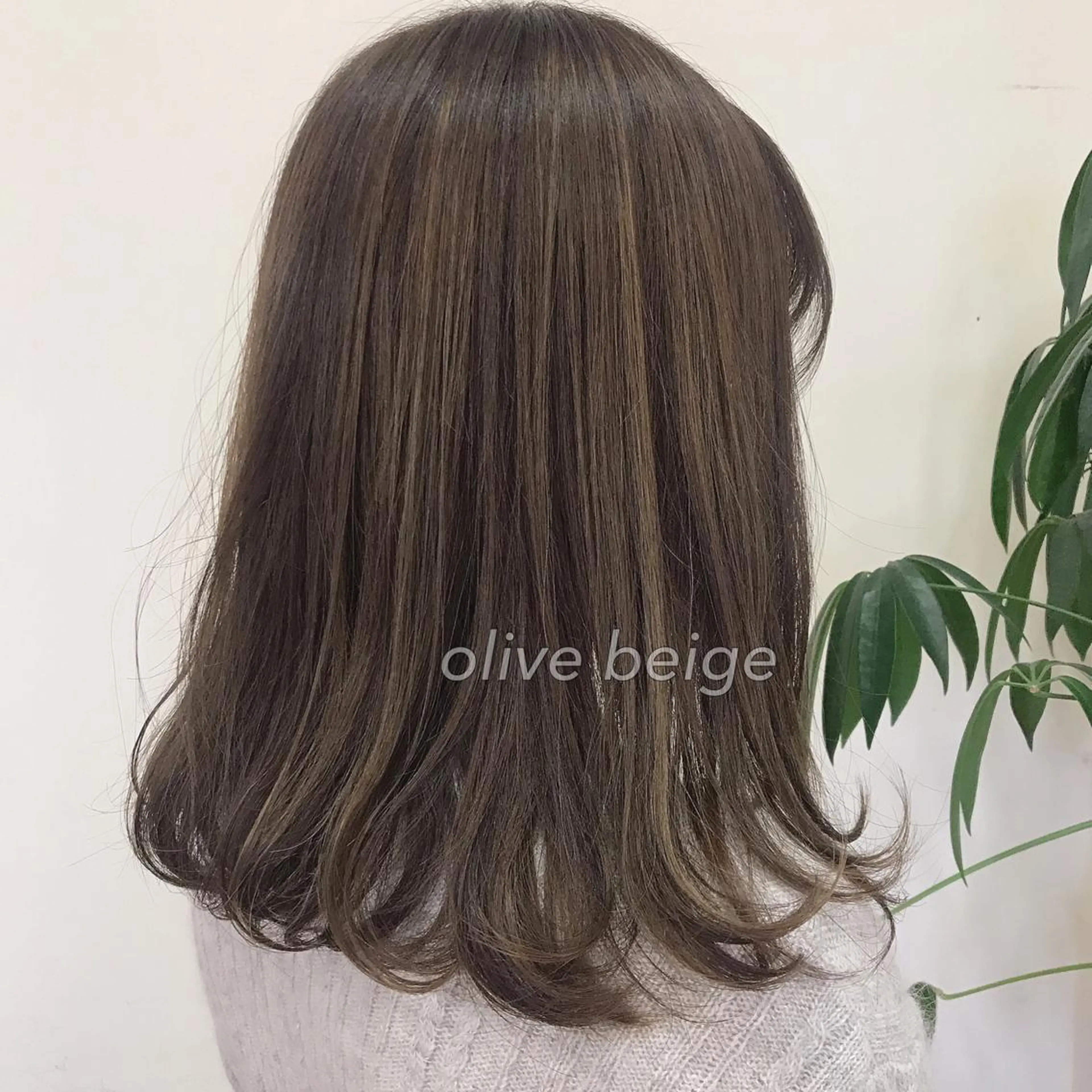 セミロング カット ヘアカラー トリートメント * 透明感カラー c h i h o *のヘアスタイル