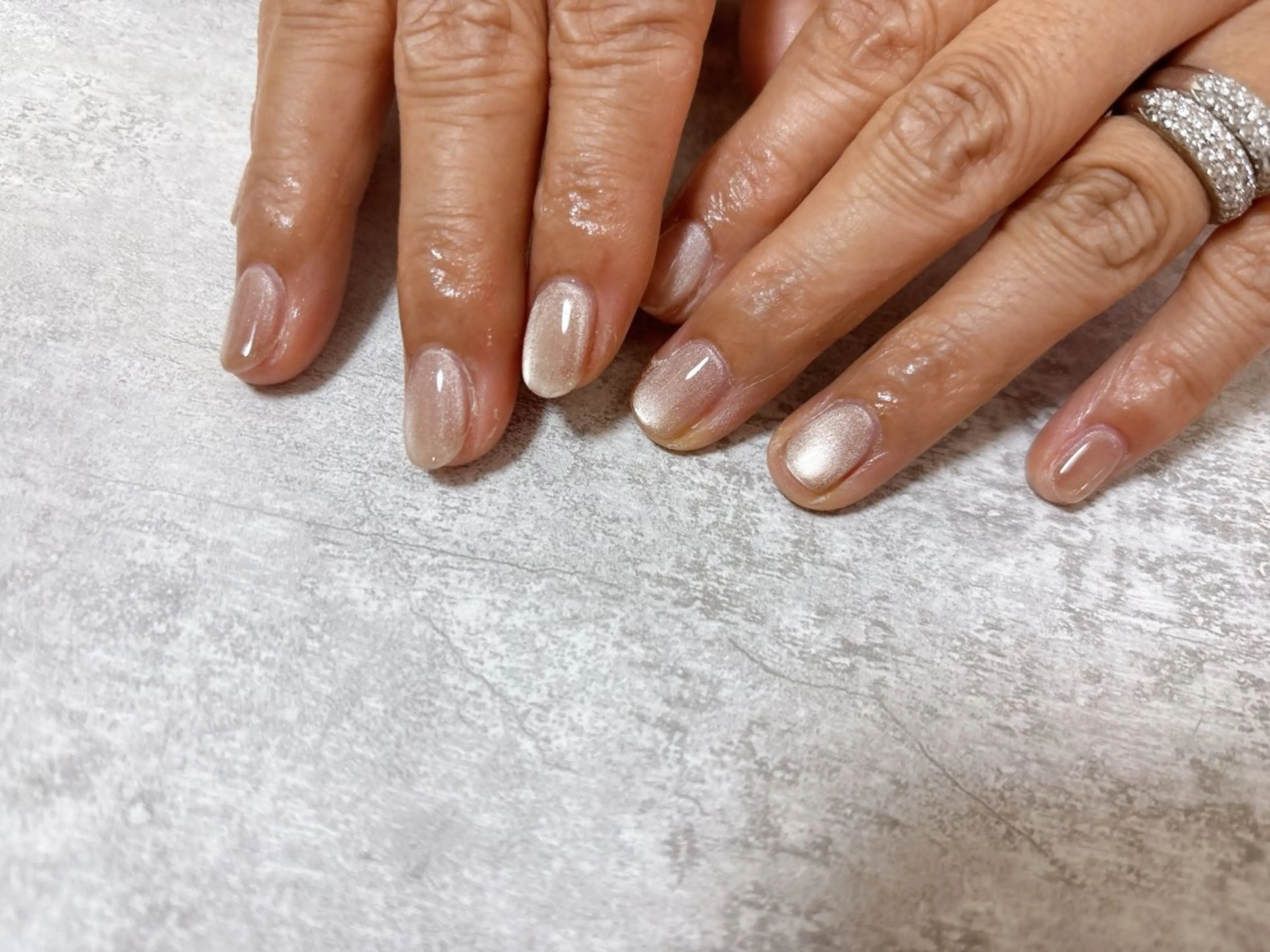 ネイル オーロラネイル フットネイル フレンチネイル ジェルネイル マグネットネイル ハンドネイル mogunail &blowのネイルデザイン