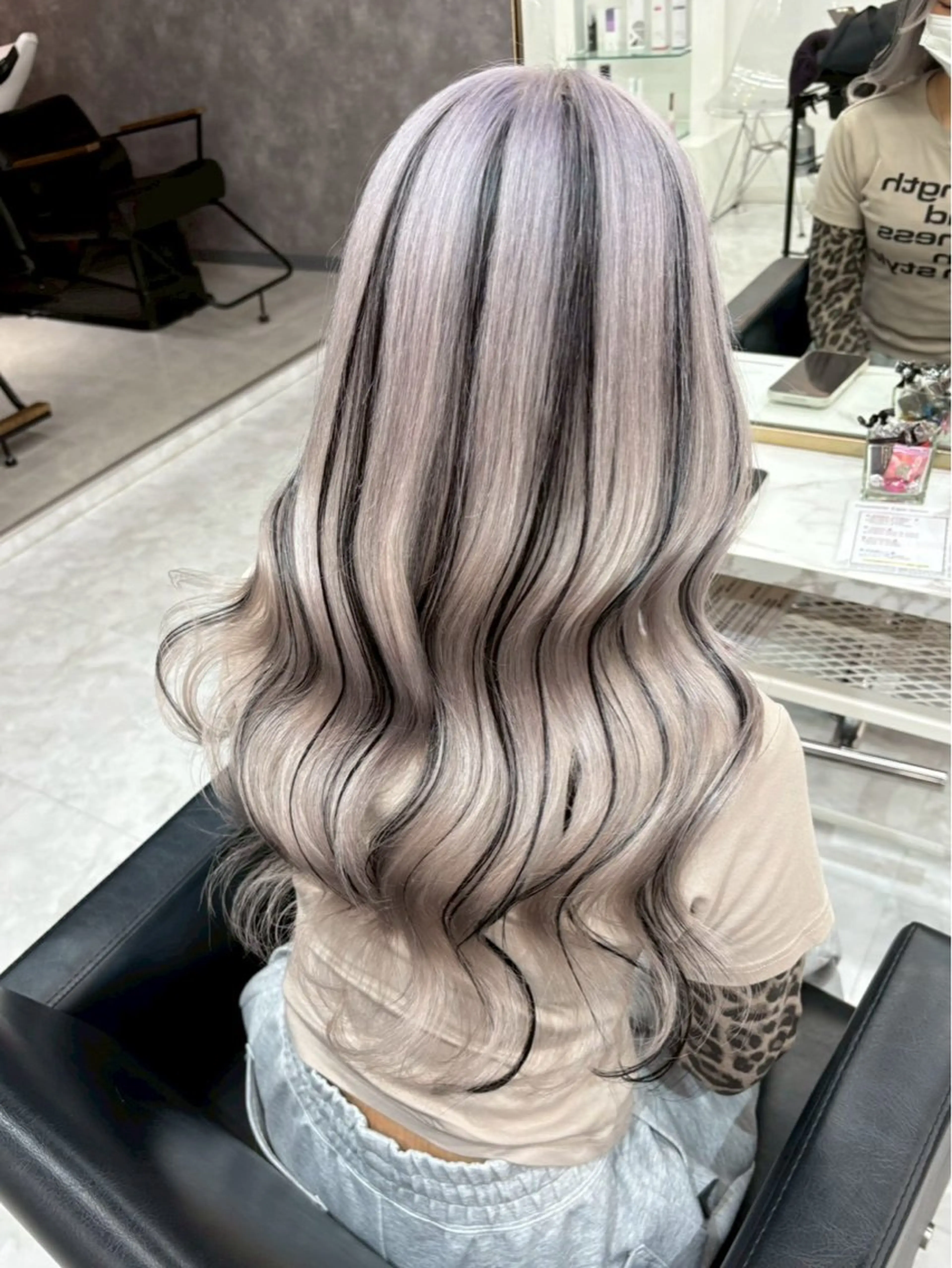 カラー フジマ ハルナのヘアスタイル