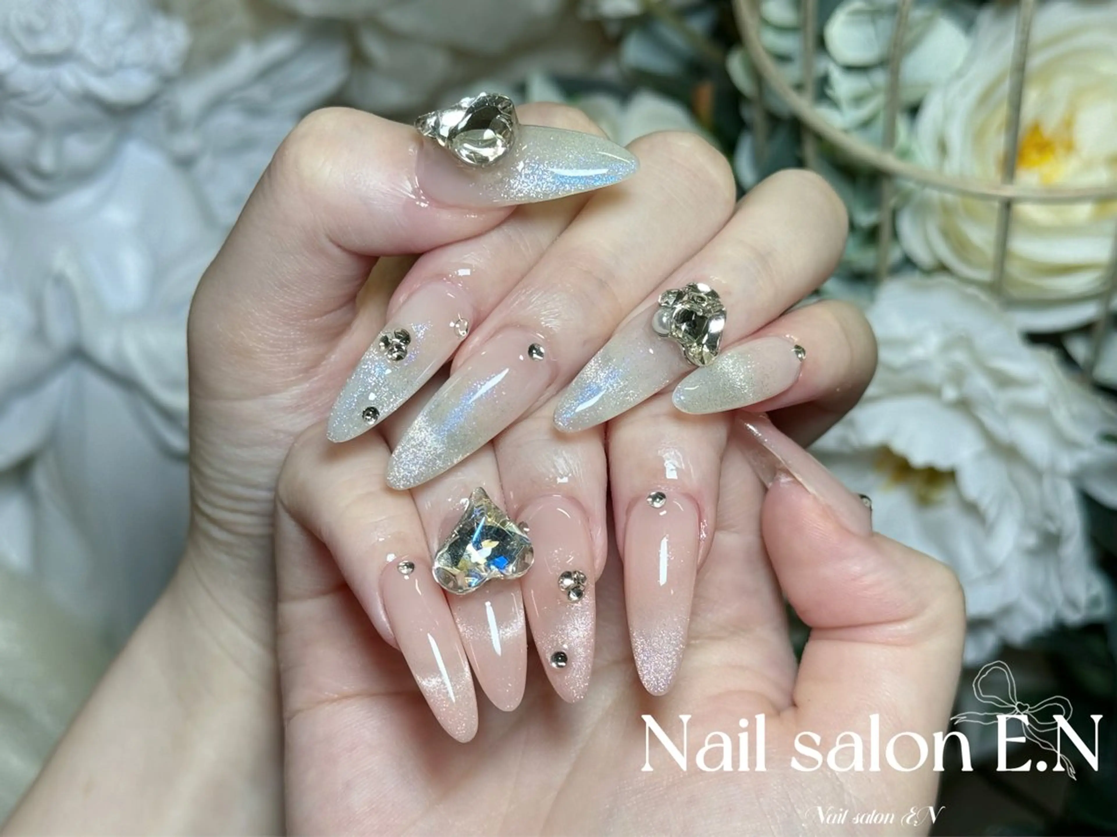 ネイル アートネイル オーロラネイル ブラウン クリアネイル フレンチネイル ハンドネイル E.N🦋 長さ出し/持ち込みのネイルデザイン