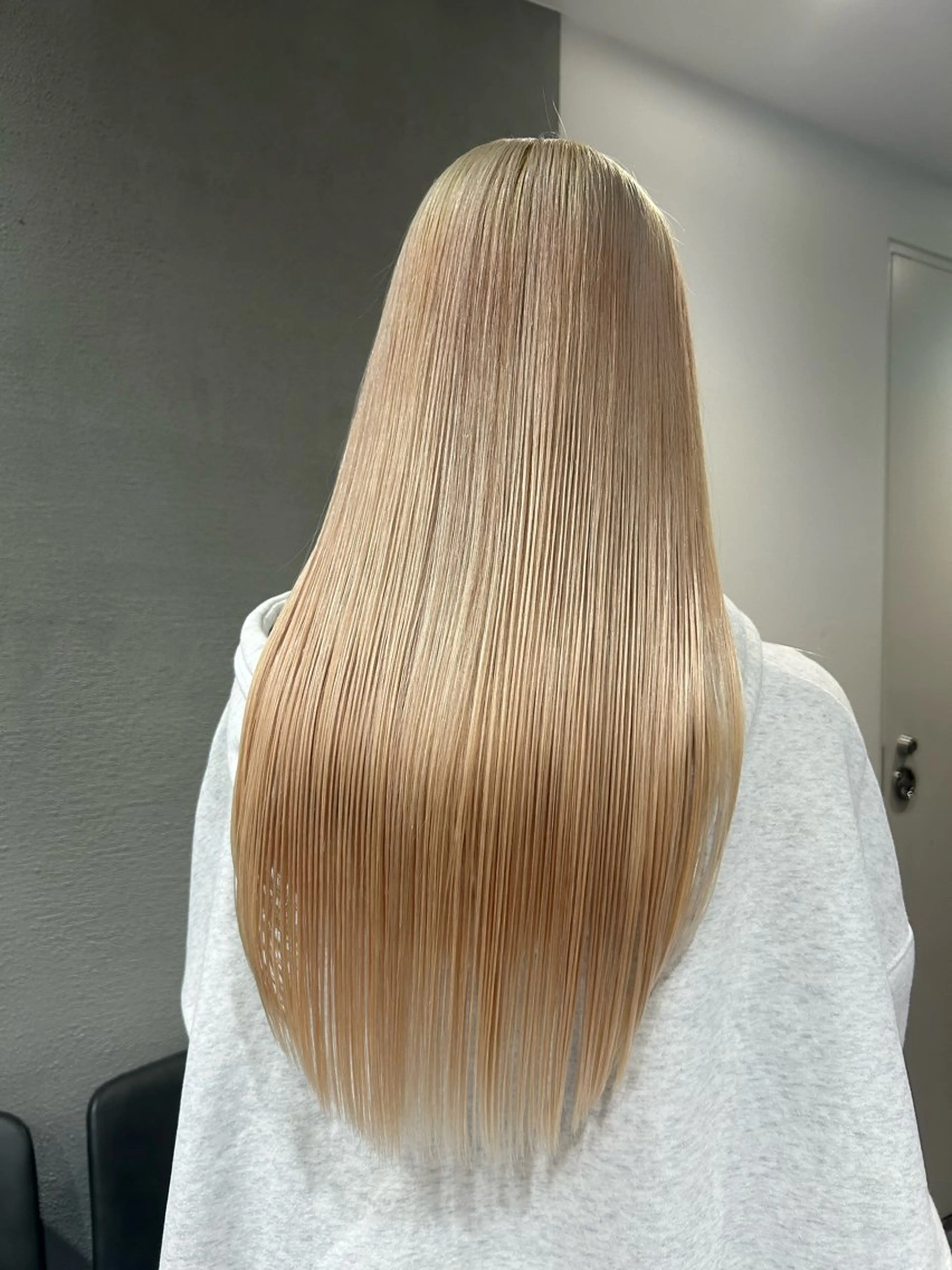 セミロング カラー ベージュカラー ホワイトベージュ 🌈ウルトワ水素 髪質改善naru🌈のヘアスタイル