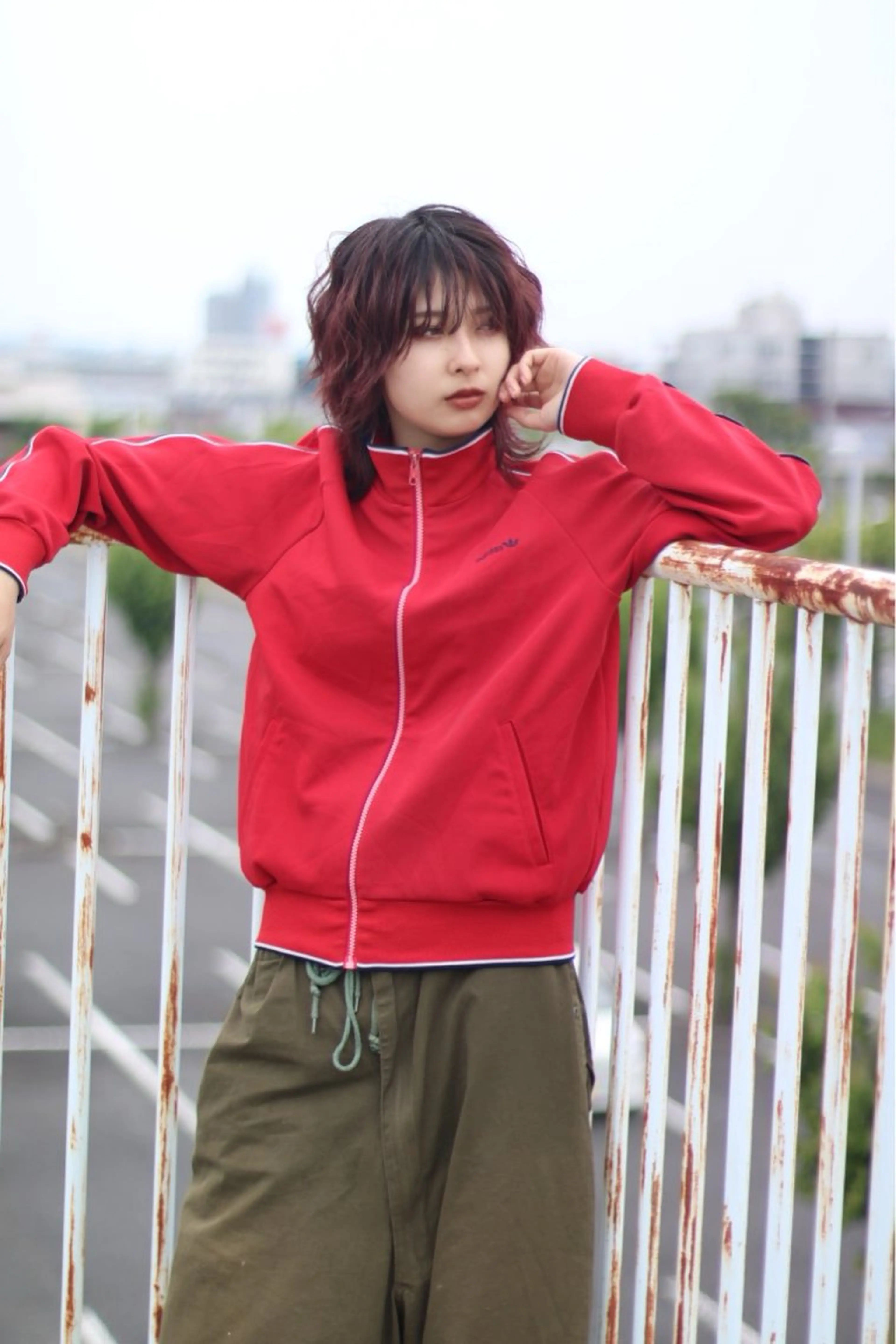 ミディアム 鈴木 彩女のヘアスタイル