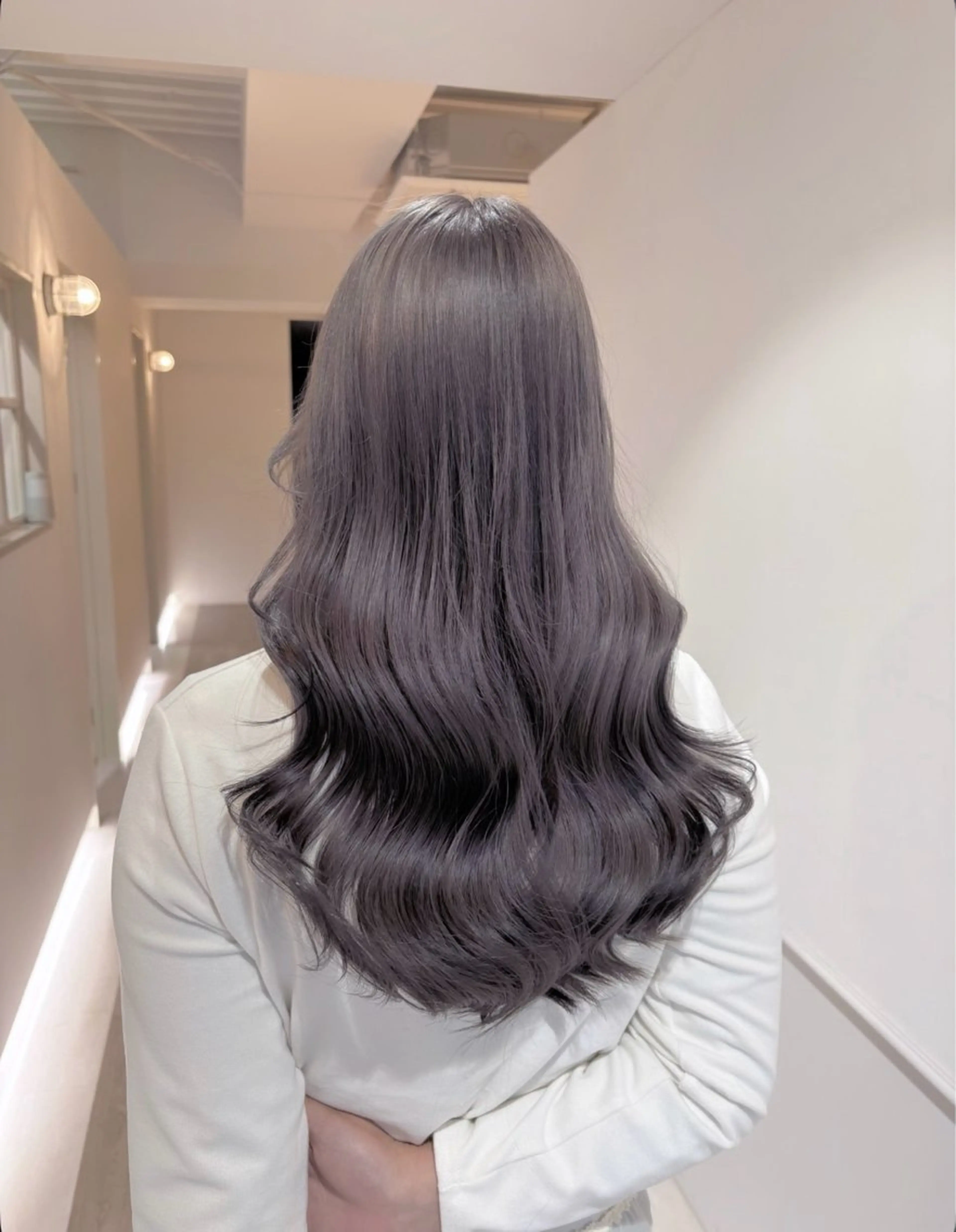 セミロング ニトウ レイナのヘアスタイル