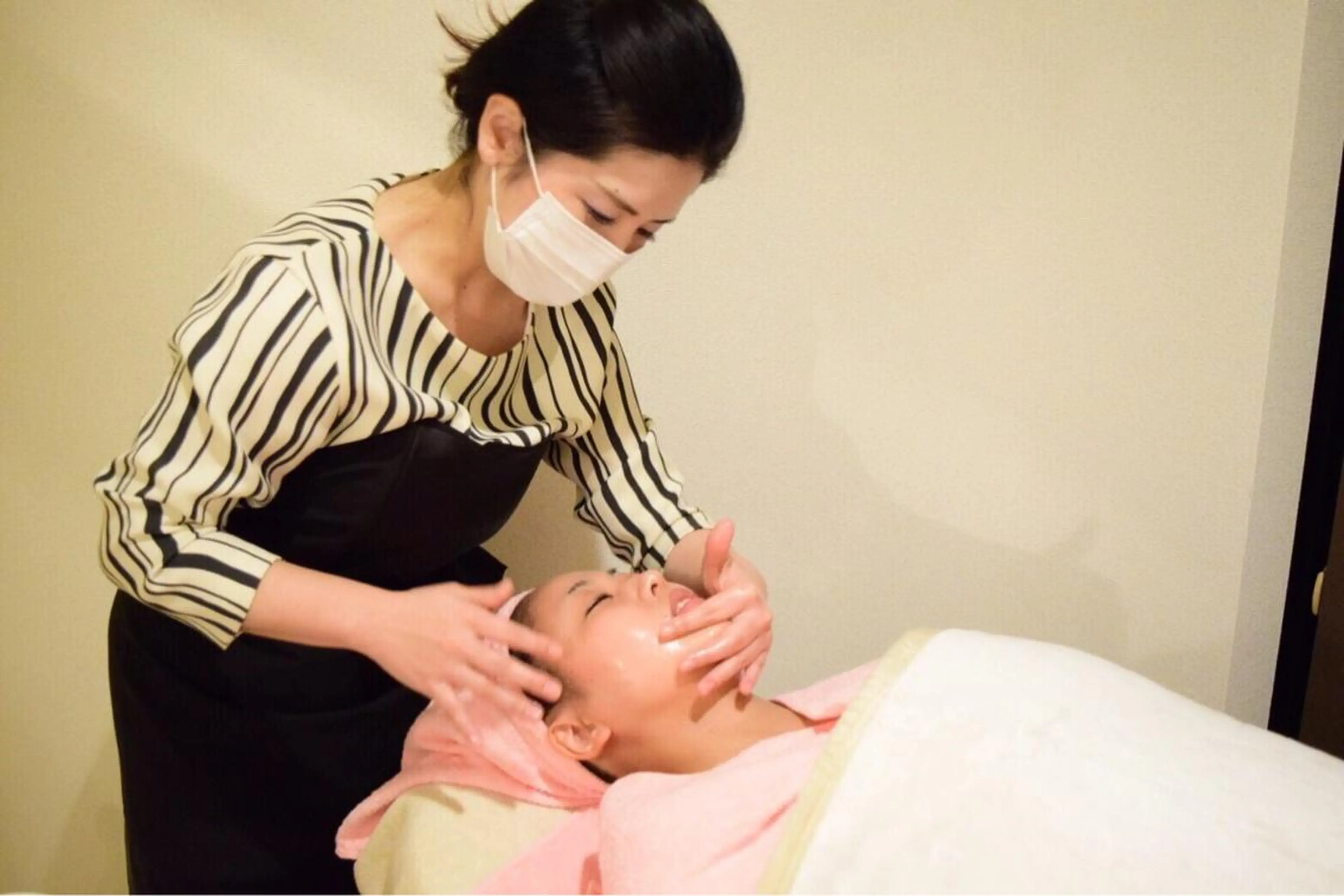 【おすすめ🙂あなたのお肌専用のエステ内容をご用意💖】みゆきのトータル美肌お任せ60分コース💎肩マッサージ付きの写真