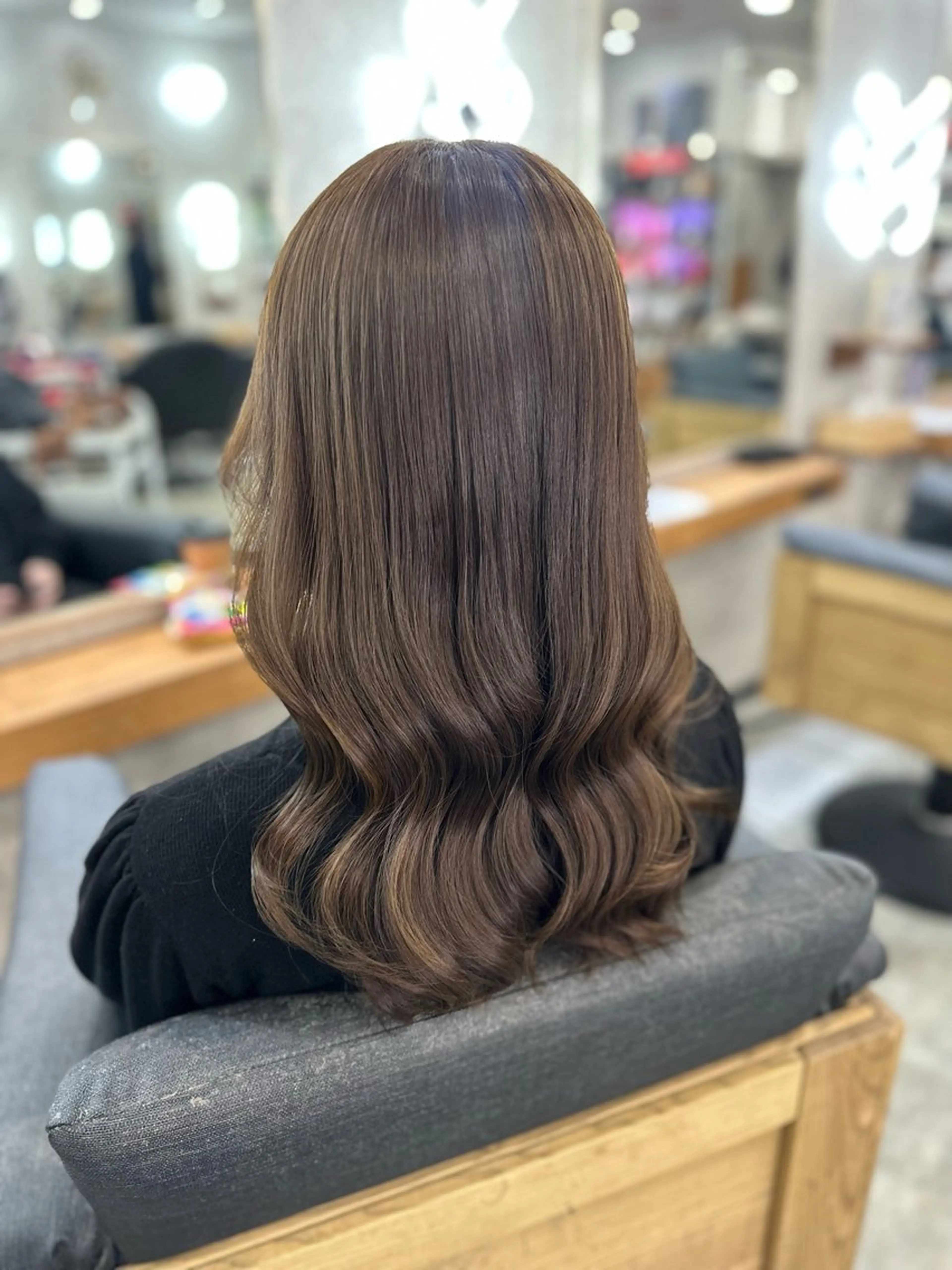 ミディアム カット MOURI CHISATOのヘアスタイル