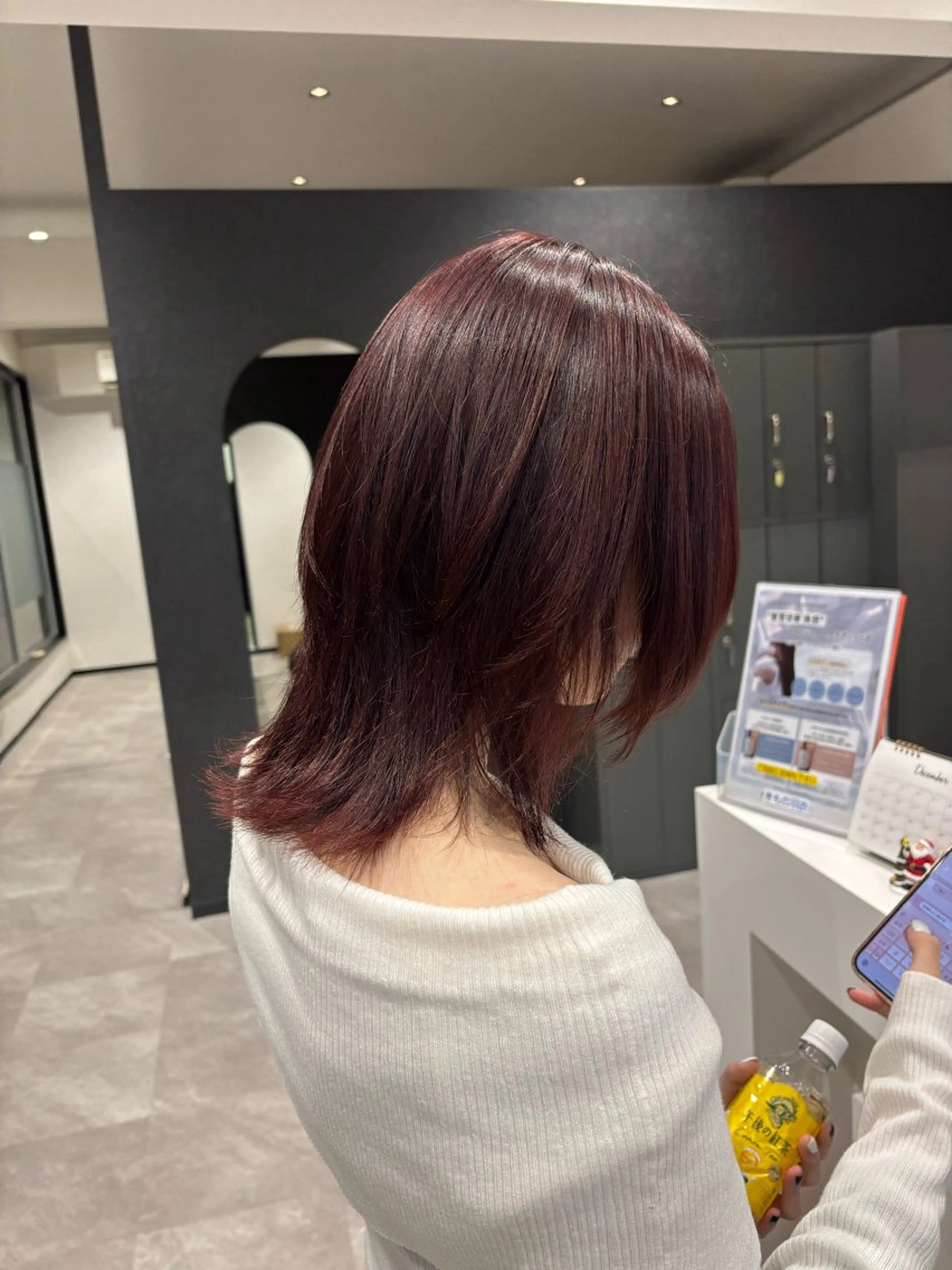 ミディアム レッドブラウン ウルフカット カット ヘアカラー トリートメント maki💖 レイヤー/髪質改善のヘアスタイル