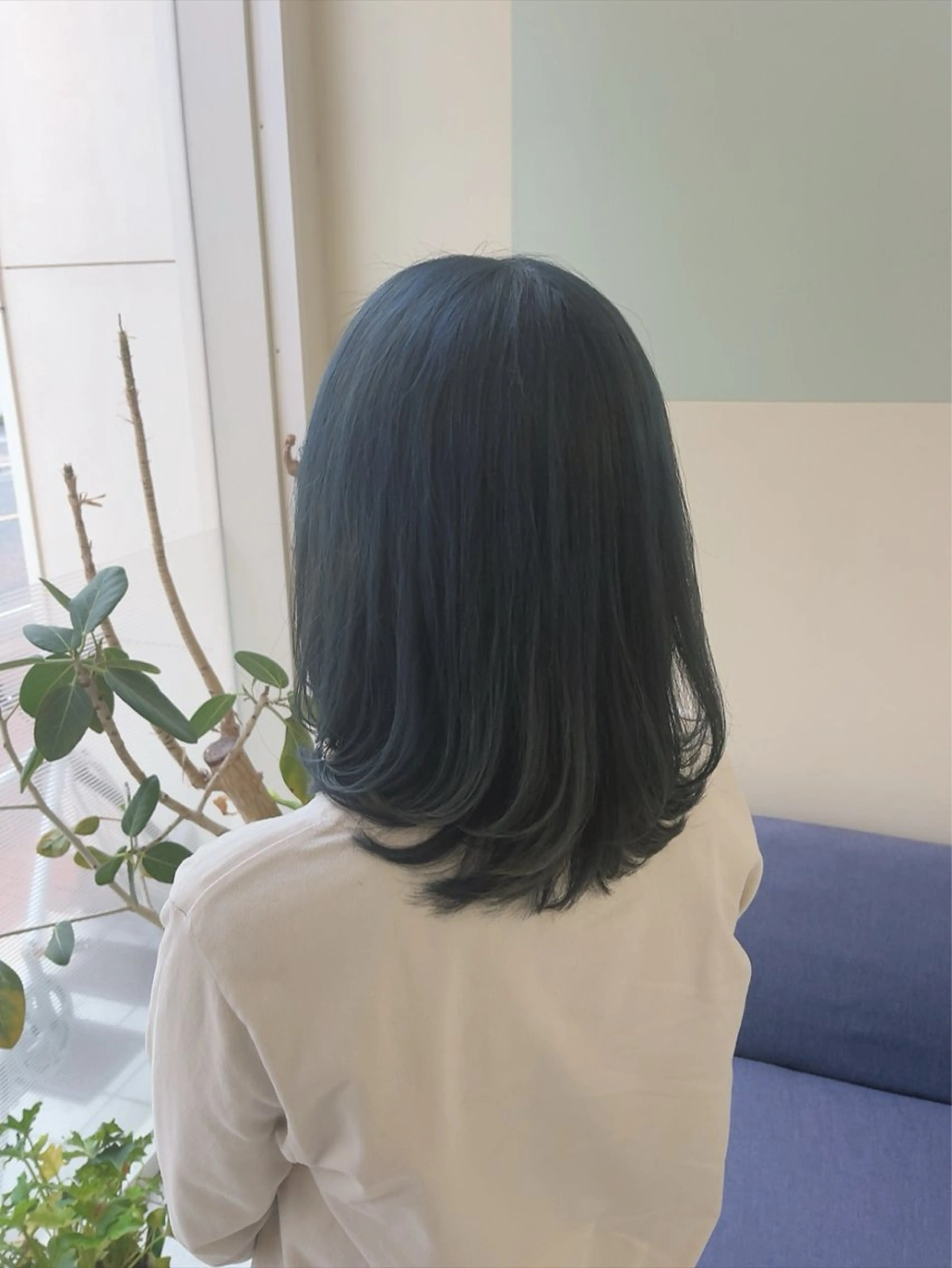 ミディアム カラー ベージュカラー ネイビーカラー カット ヘアカラー トリートメント 林 真之介のヘアスタイル