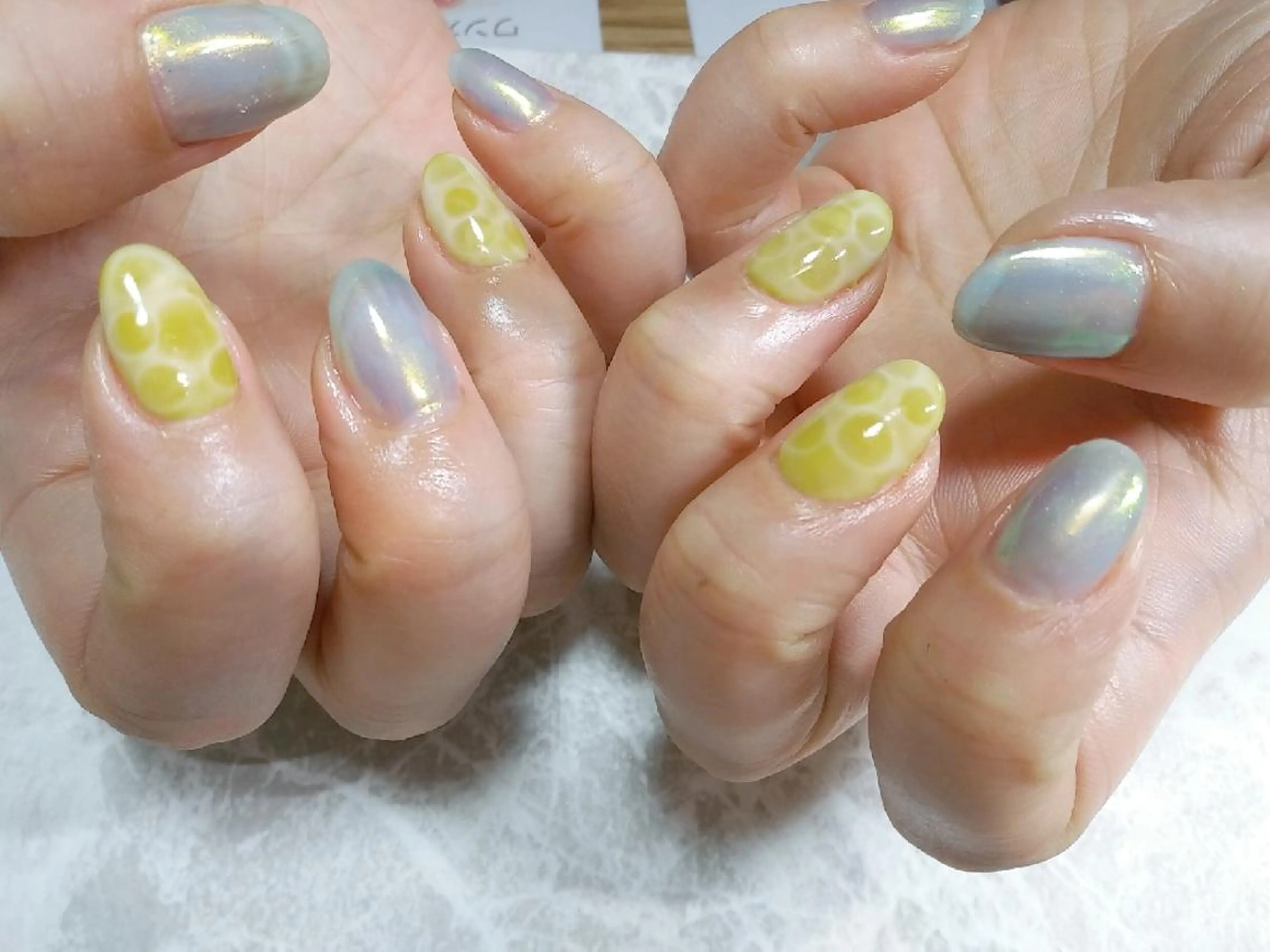 ネイル ブルー 黄色 Lupinus所属・Lupinus ルピナスのネイルデザイン