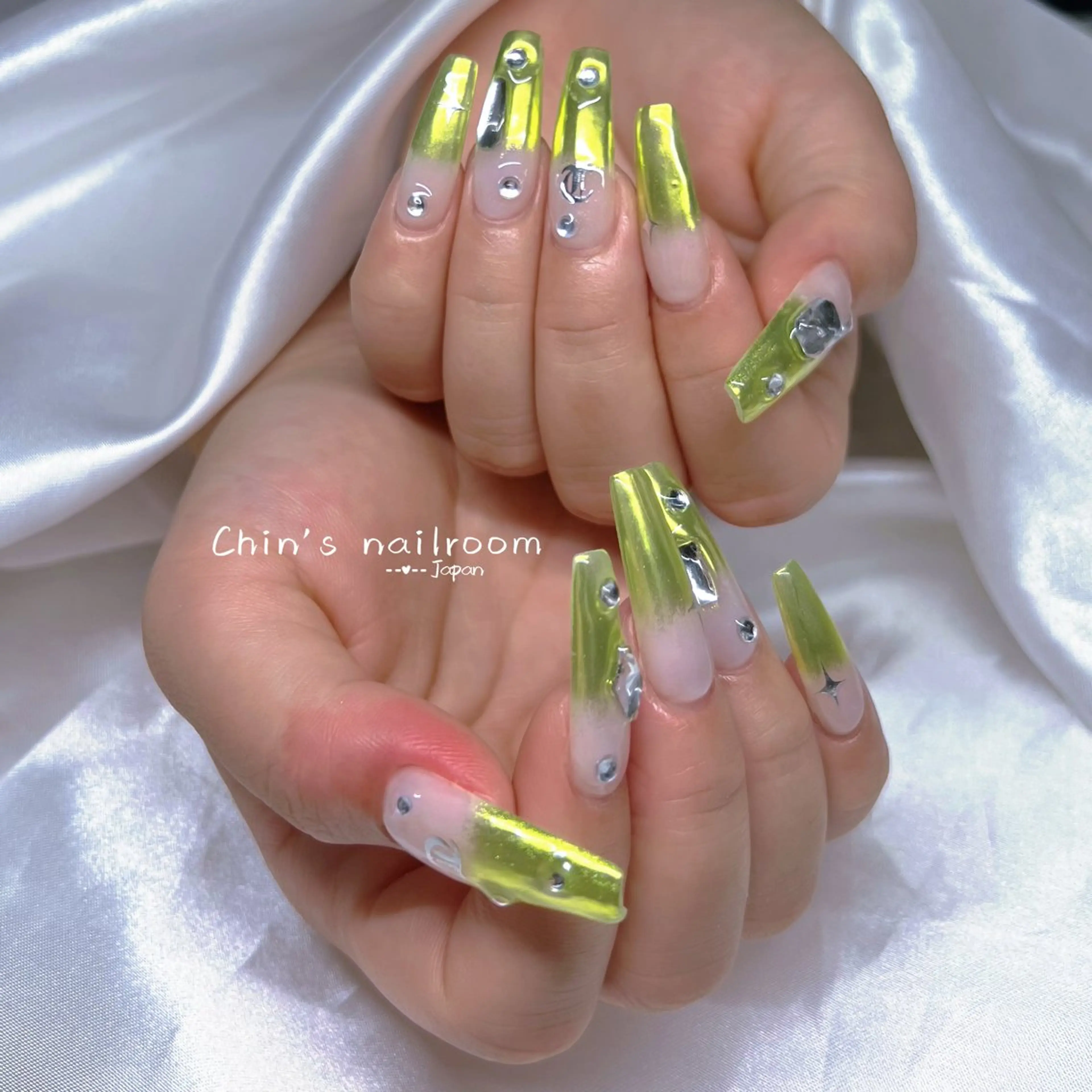 ネイル ミラーネイル ハンドネイル ハンドケア Kawaii ChibaNailのネイルデザイン