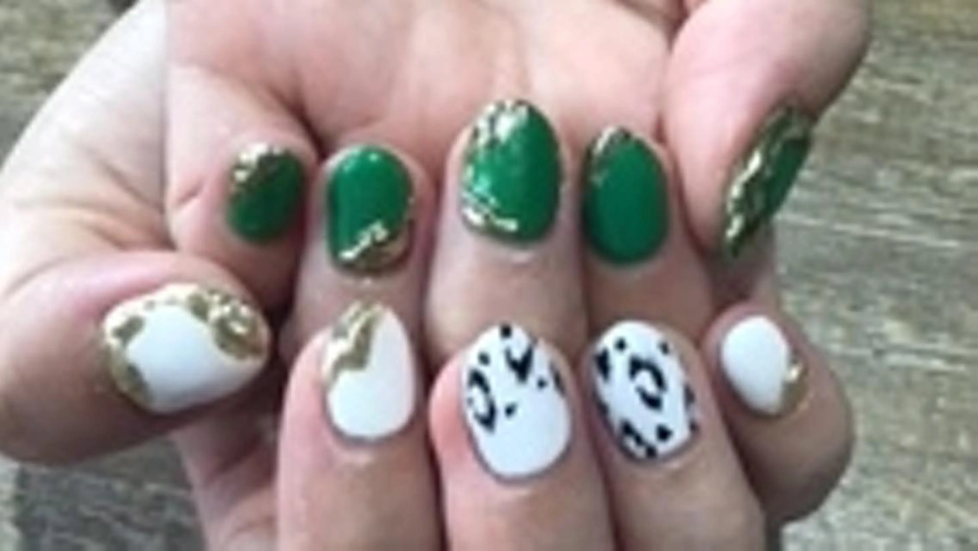 ネイル 持ち込み 八木 香澄のネイルデザイン