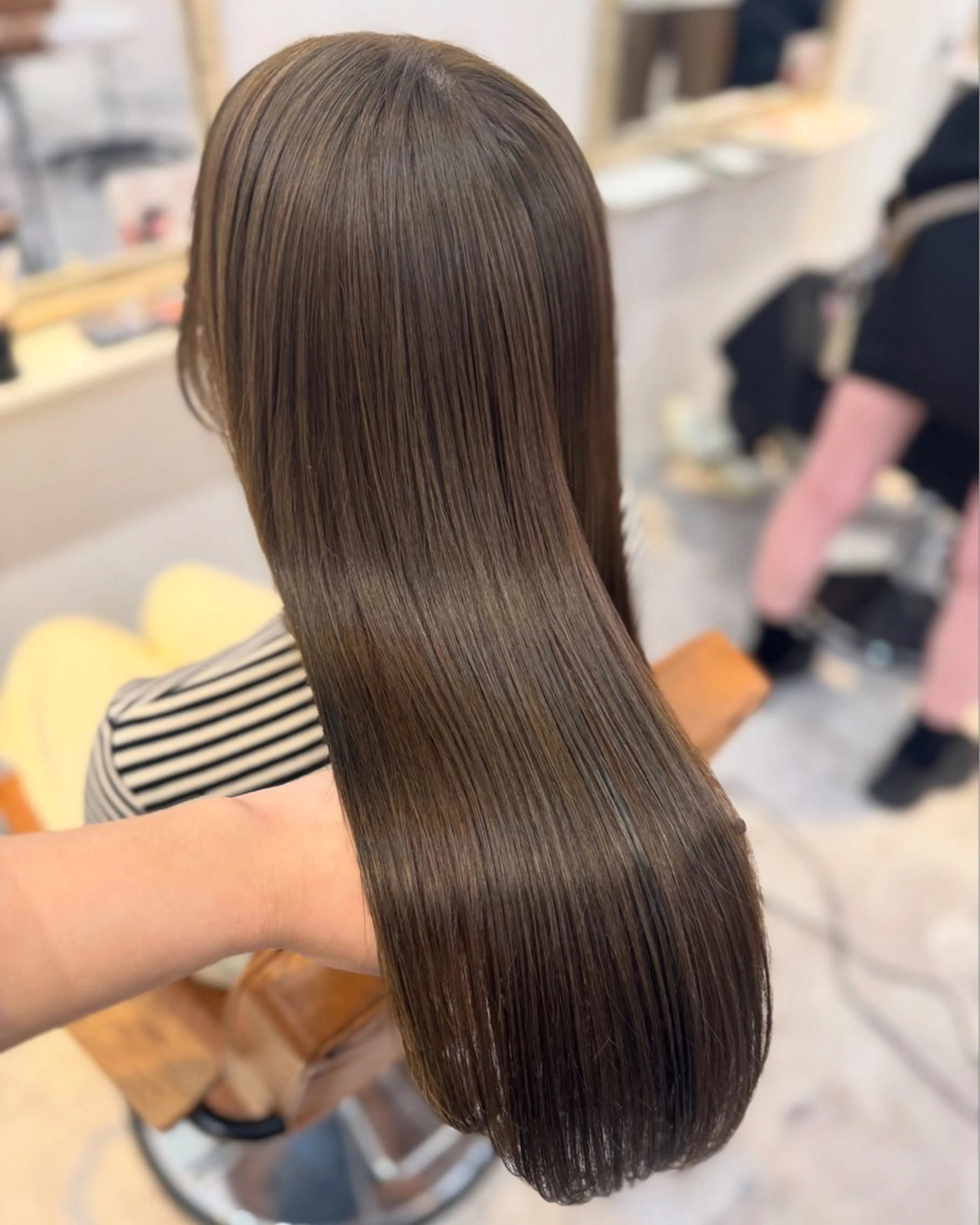 ロング カラー アッシュ アッシュブラウン ベージュカラー 黒髪 ブリーチ 赤み無し柔らかカラー 【梅田】madokaのヘアスタイル