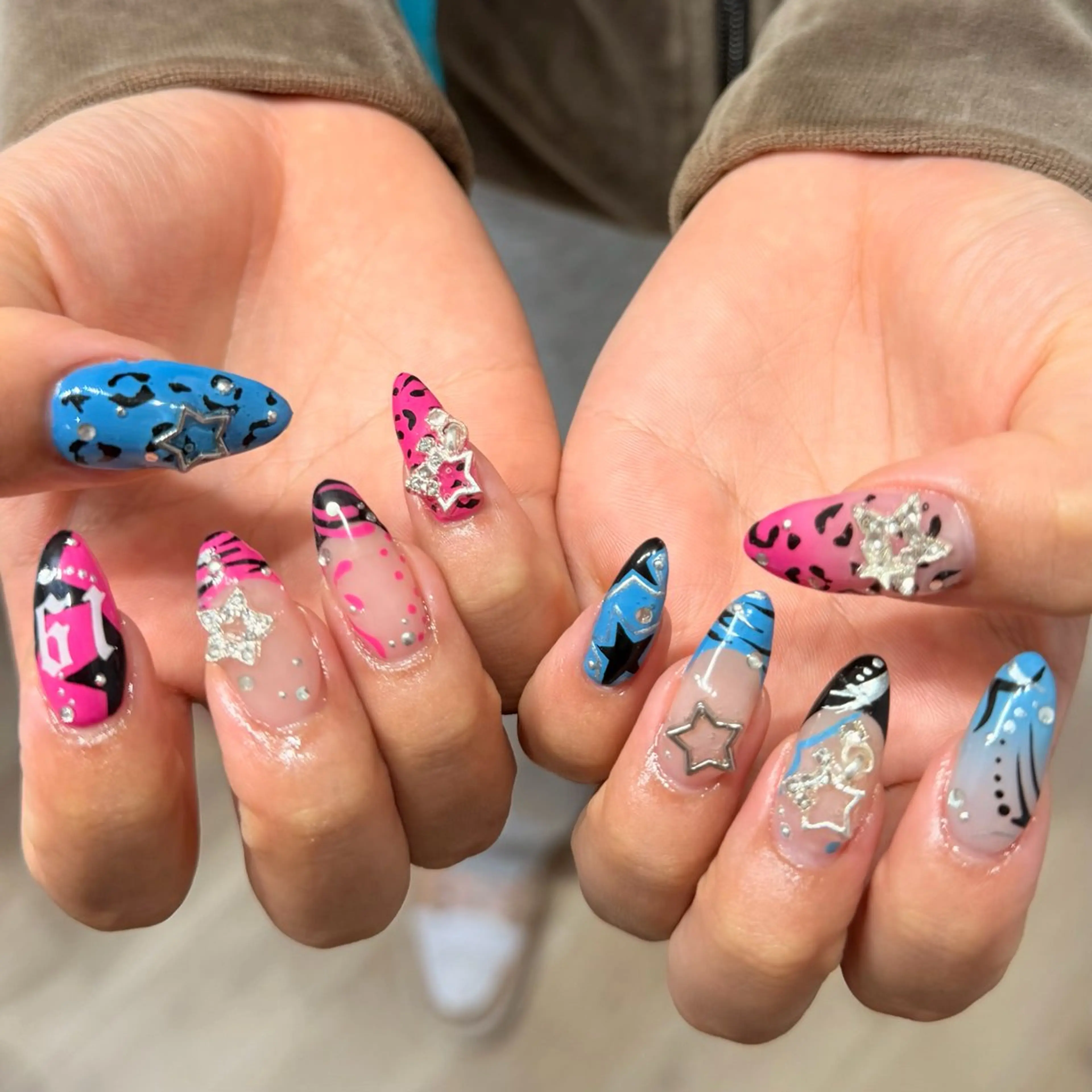 ミディアム 小川 柚香のネイルデザイン