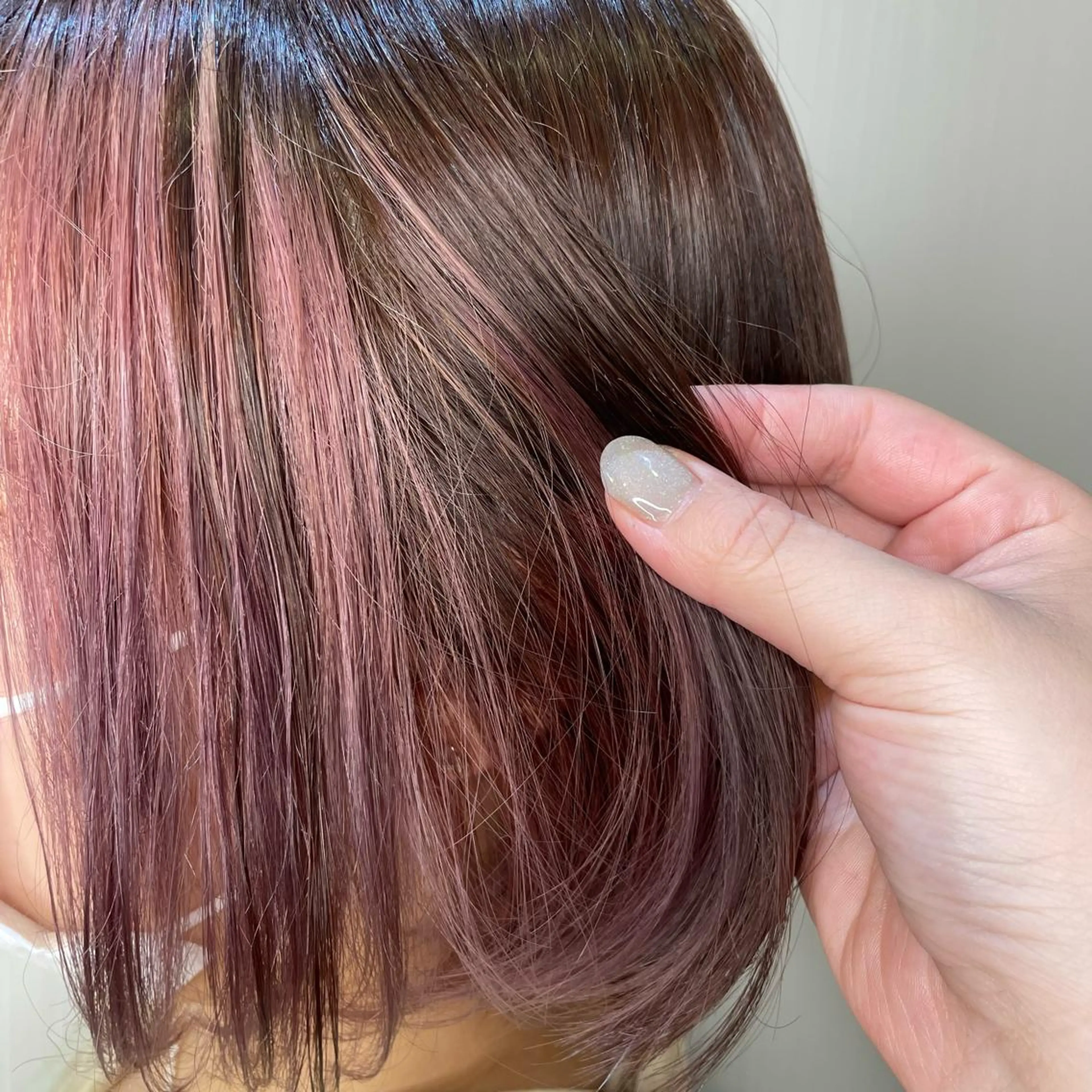 ショート カラー ベージュカラー インナーカラー ピンクカラー ピンクベージュ ふるはし みなのヘアスタイル