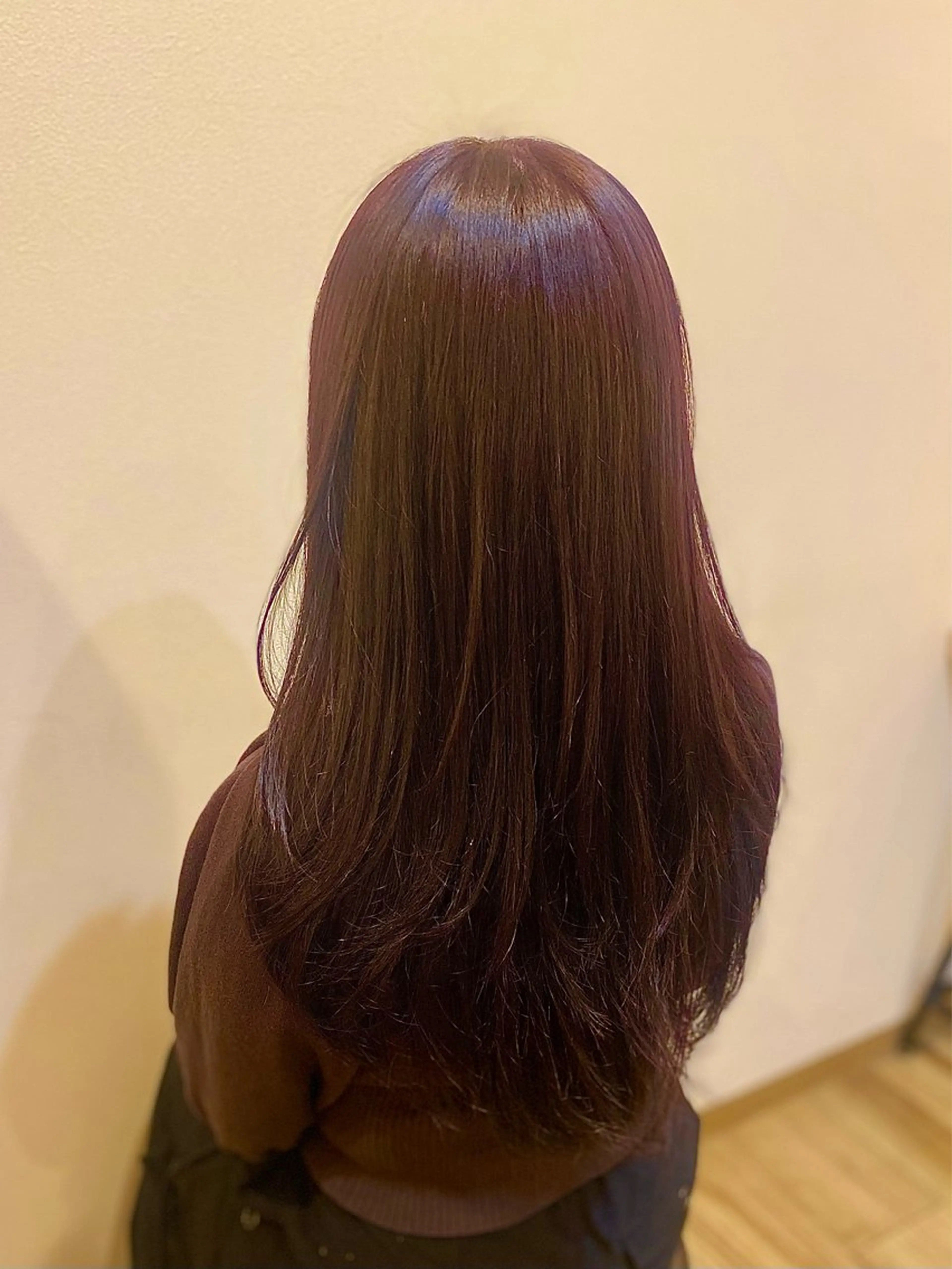 ロング カラー カシス レッドカラー 峠本 蓮のヘアスタイル
