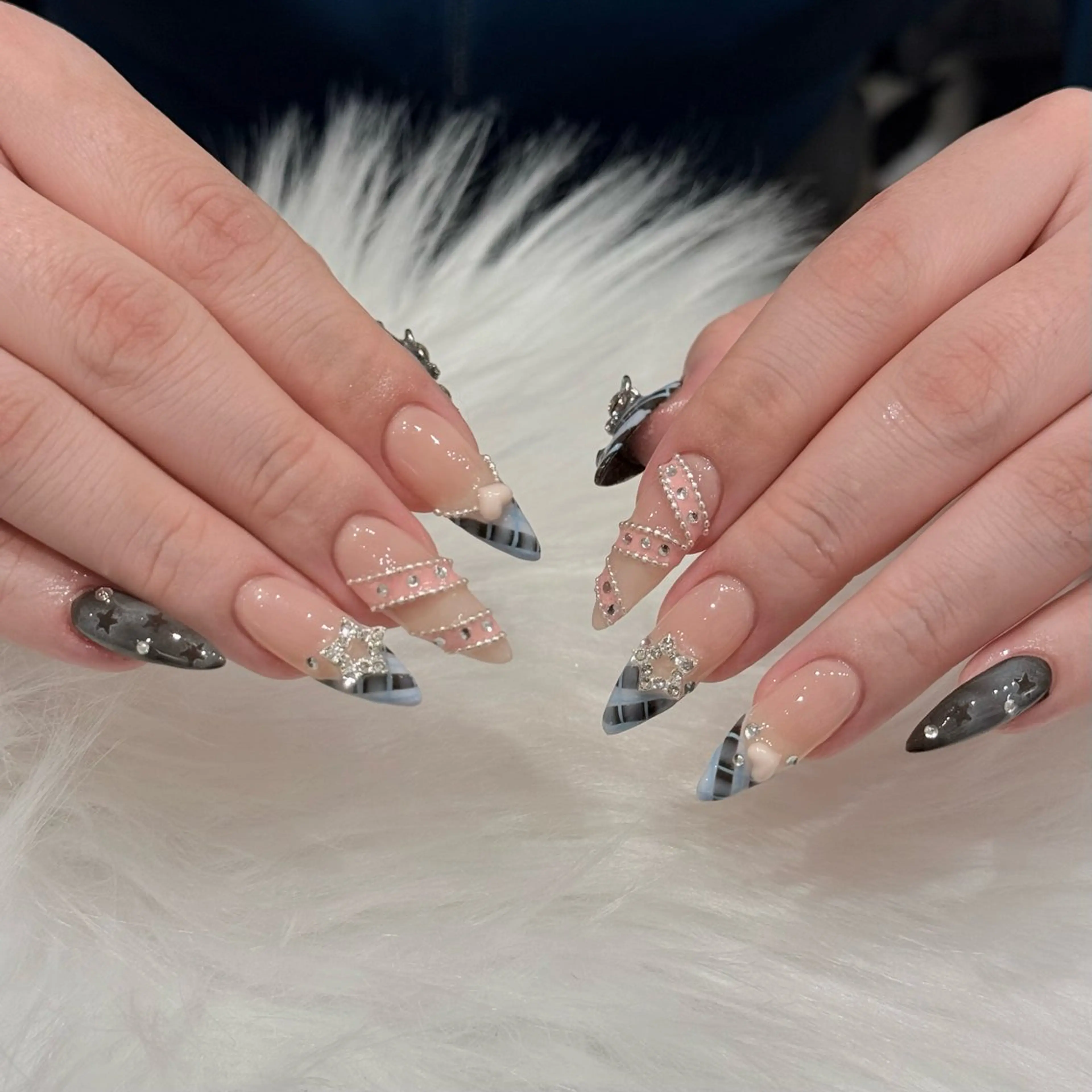 ネイル フレンチネイル ロングネイル マグネットネイル スカルプネイル スーパーロングネイル ハンドネイル ハンドケア Nihonthy Nail 新宿のネイルデザイン