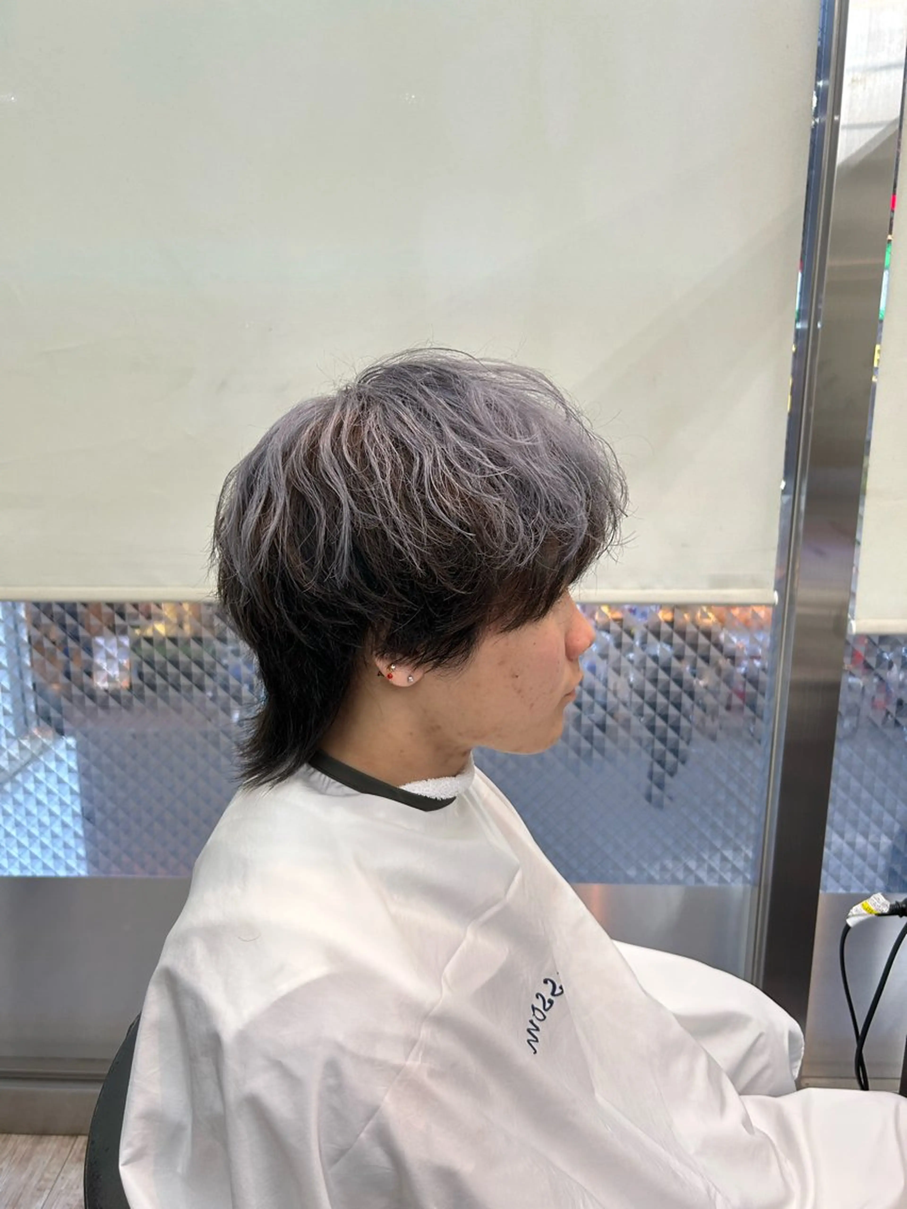 ショート カラー メンズ デザインカラー シルバー ヘアカラー 桜井晶/ Blossom大山店のヘアスタイル