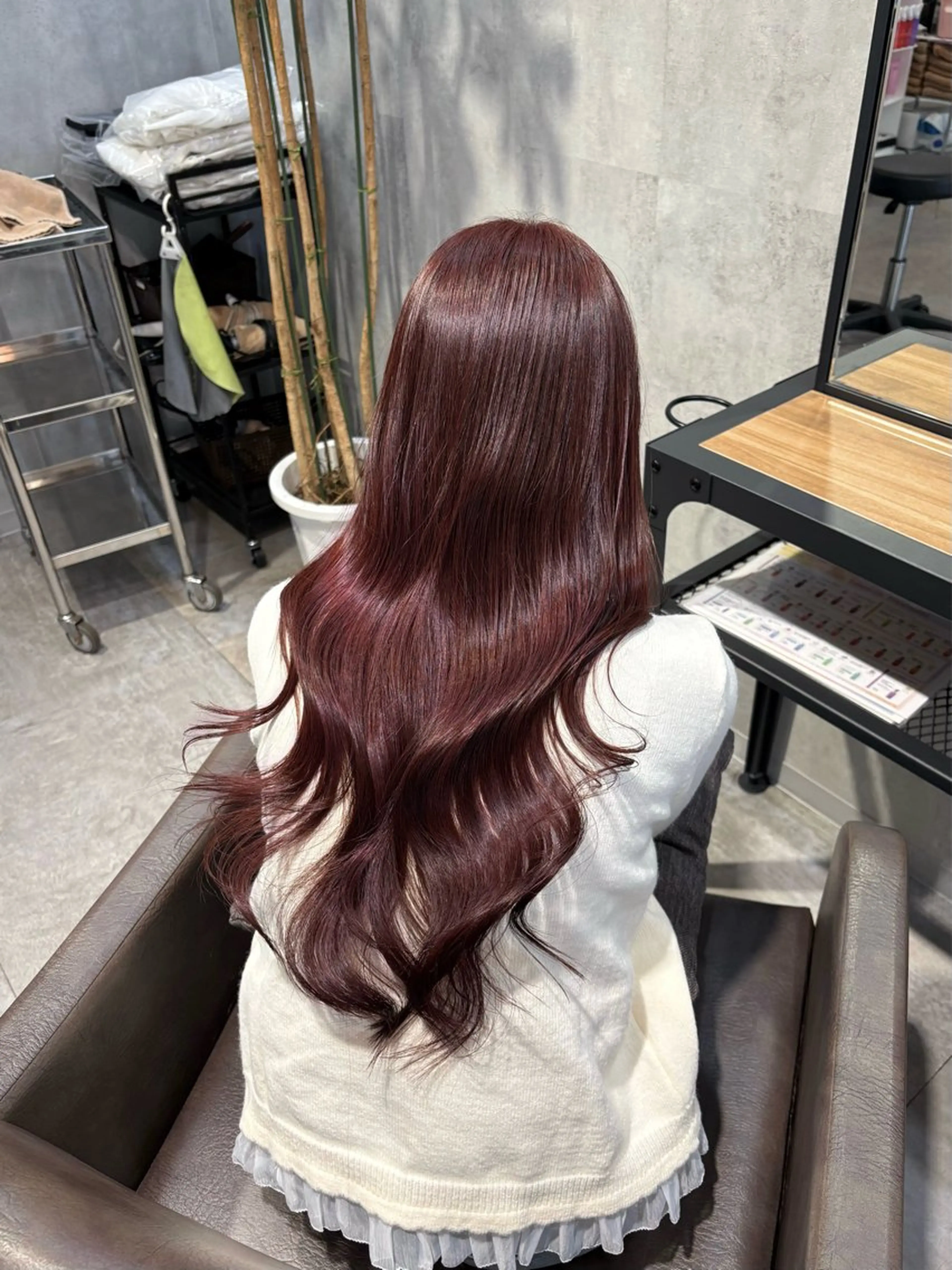 ロング カラー ヘアカラー オオムラ メイの眉毛・アイブロウイメージ