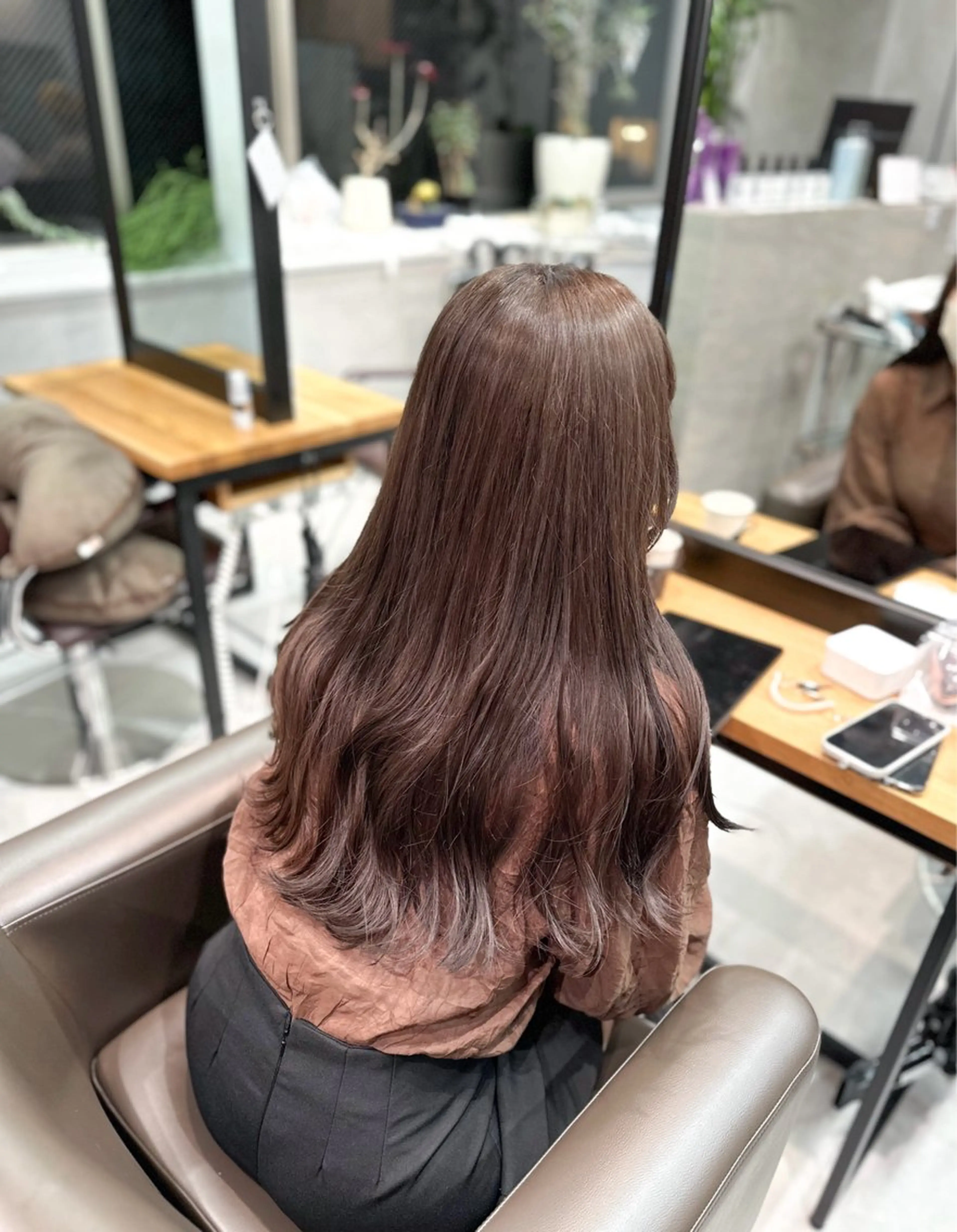 セミロング カラー 銀座レイヤーカット ×シースルー前髪のヘアスタイル