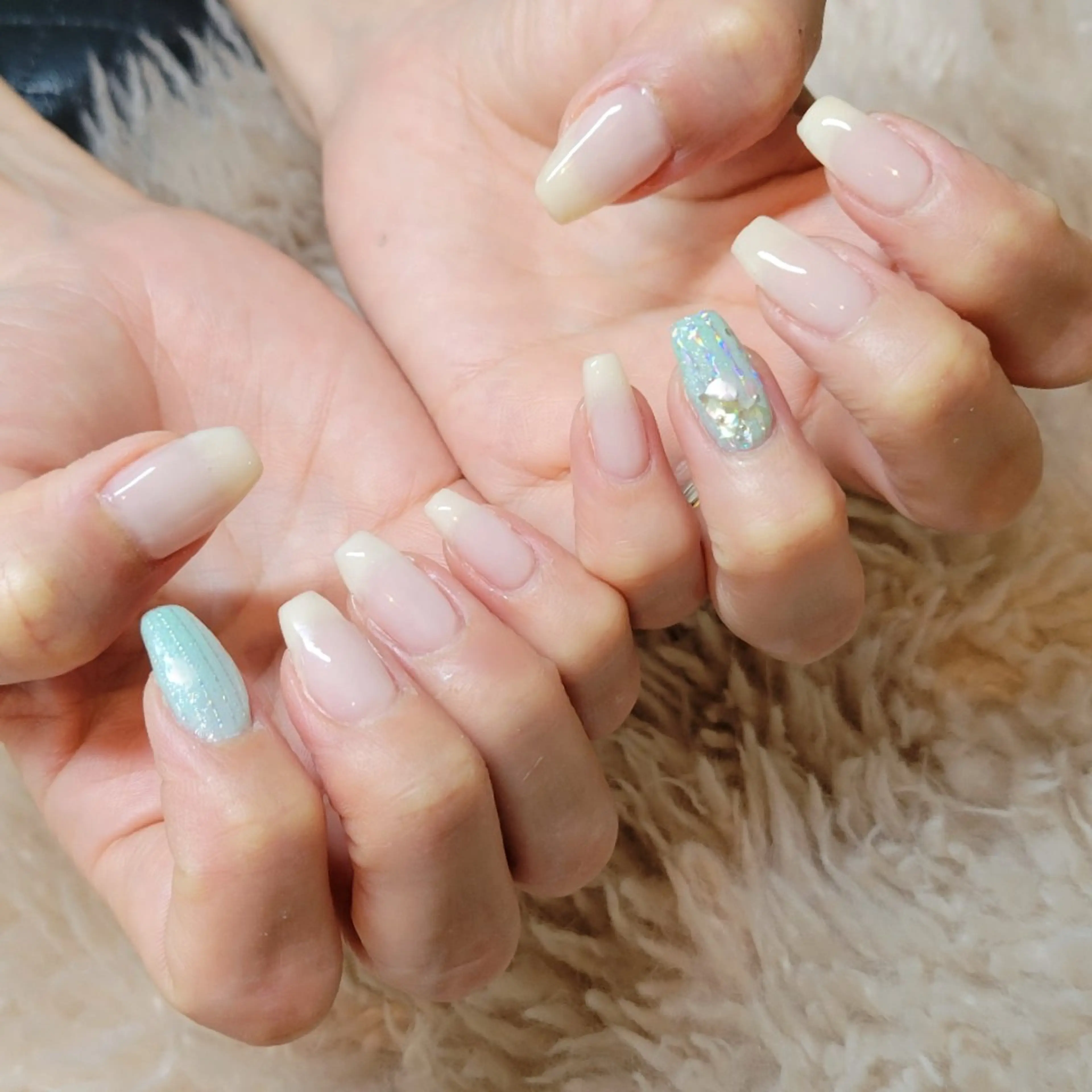 ネイル ラメ(グリッター) ホワイト 斎藤 Ri-na-il長浜のネイルデザイン