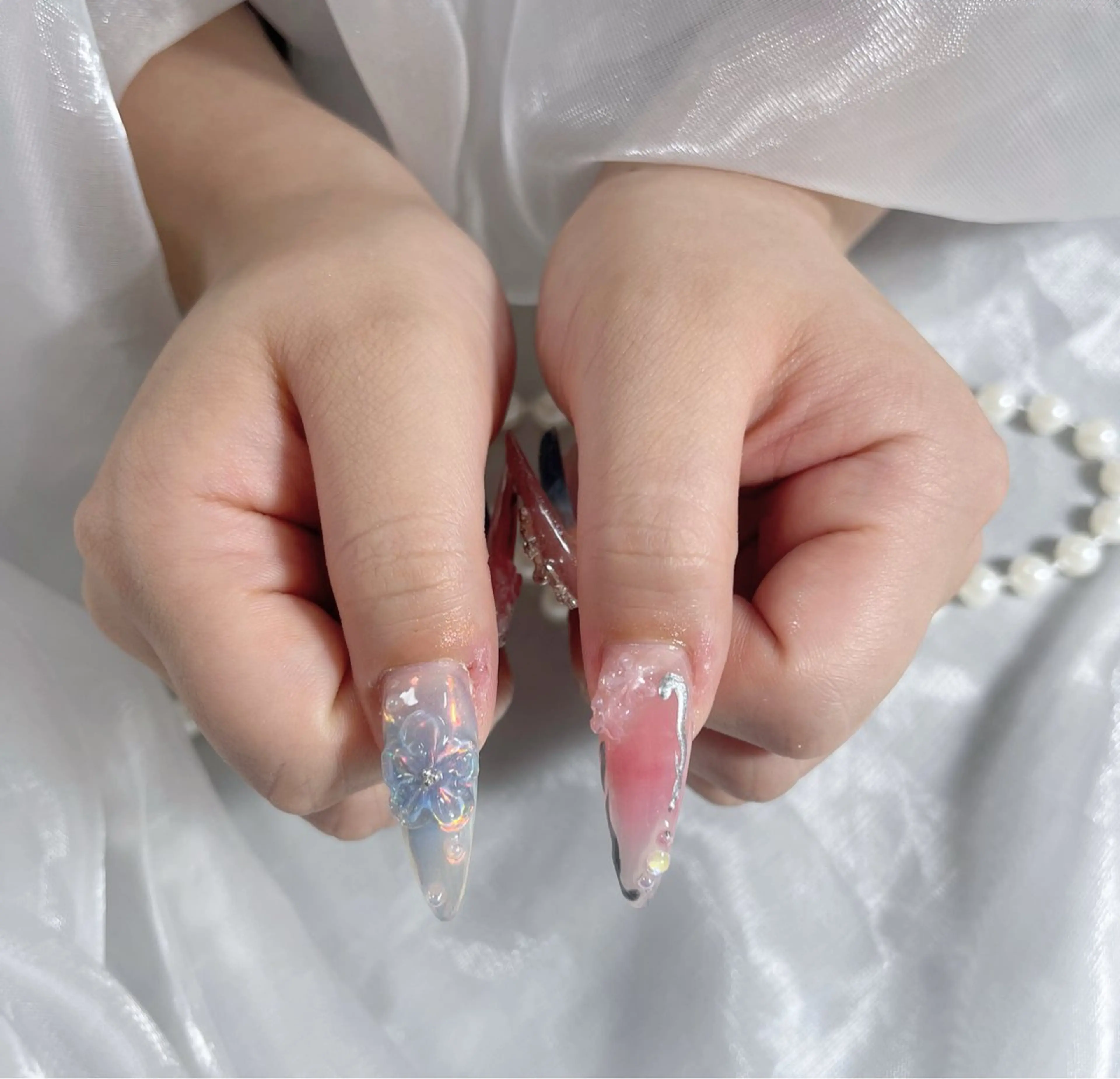 ネイル オーロラネイル クリアネイル フラッシュネイル ジェルネイル グラデーション ハンドネイル Amee Nail Salonのネイルデザイン