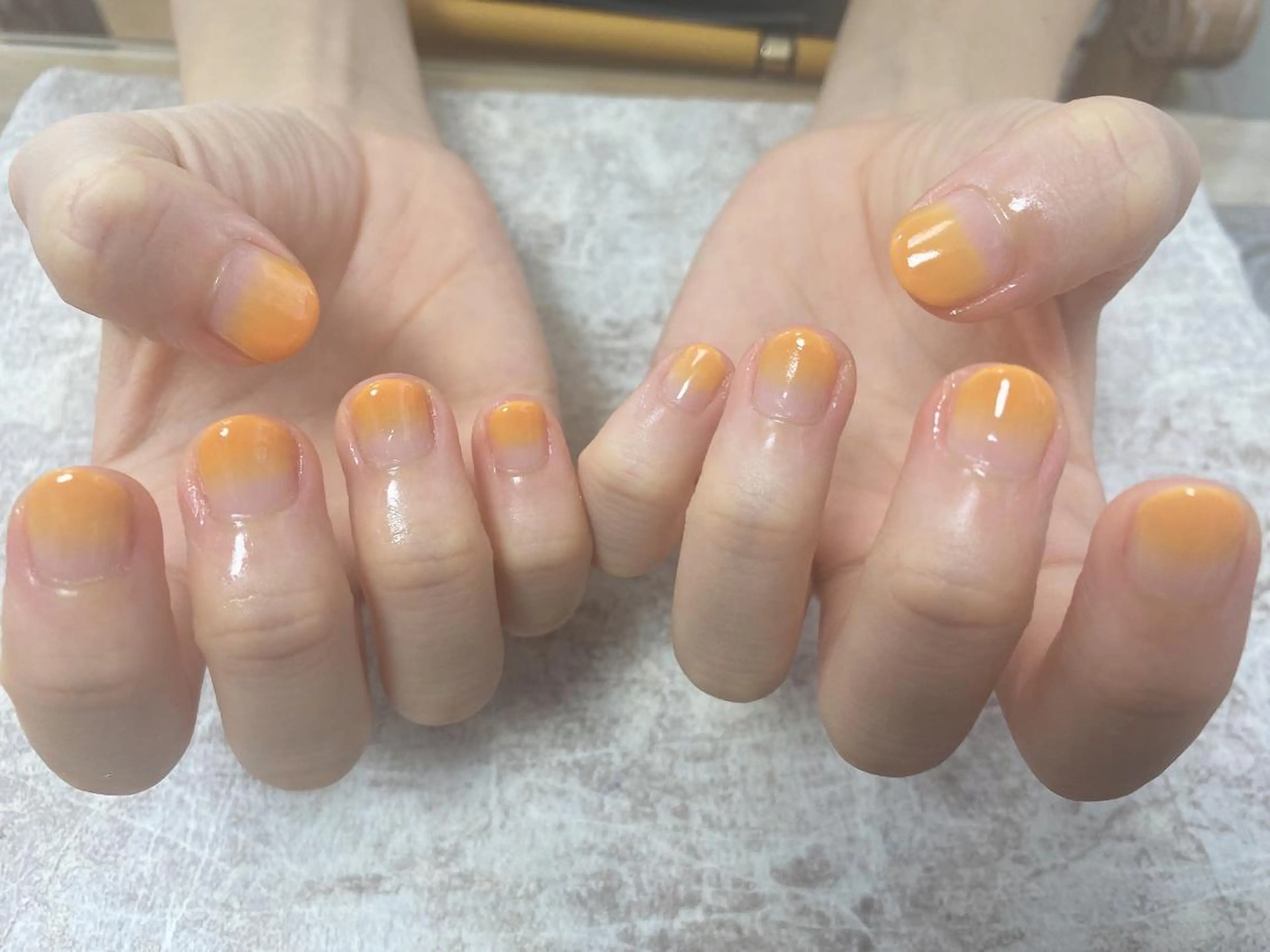 ネイル グラデーション mogunail &blowのネイルデザイン