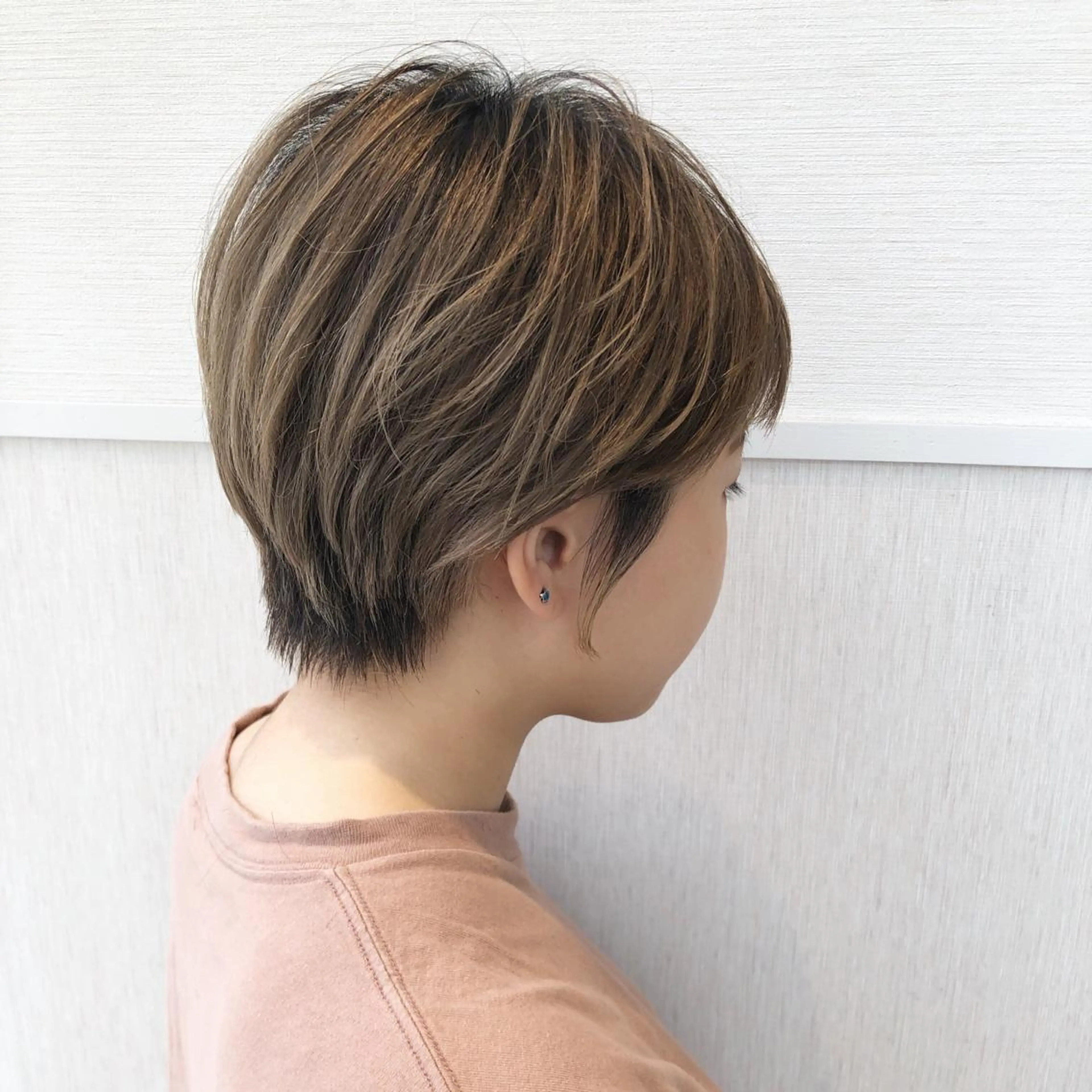 ショート カラー 三鷹で1番ショート ボブをカットする新谷のヘアスタイル