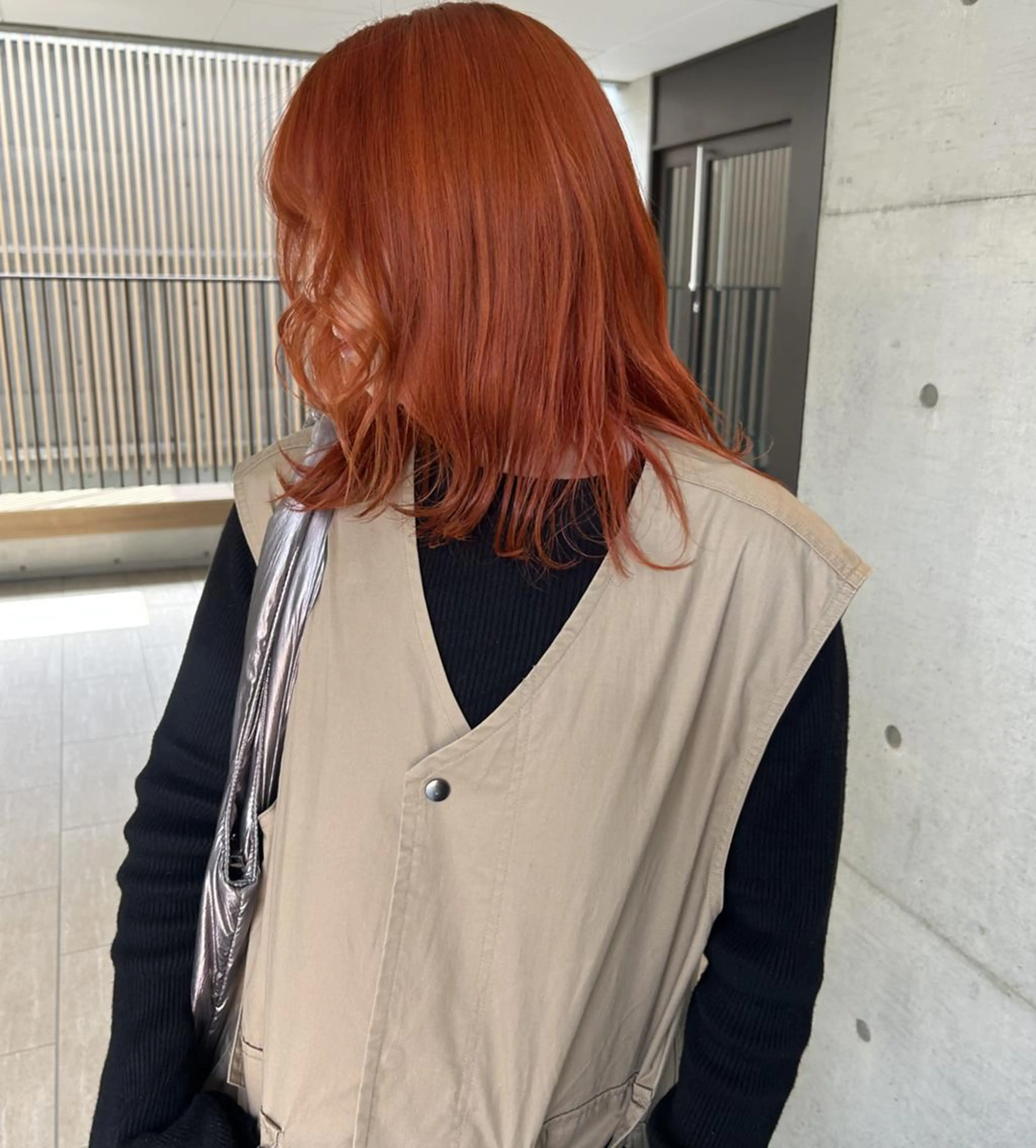 ミディアム qiie ワンカラー ダブルカラーのヘアスタイル