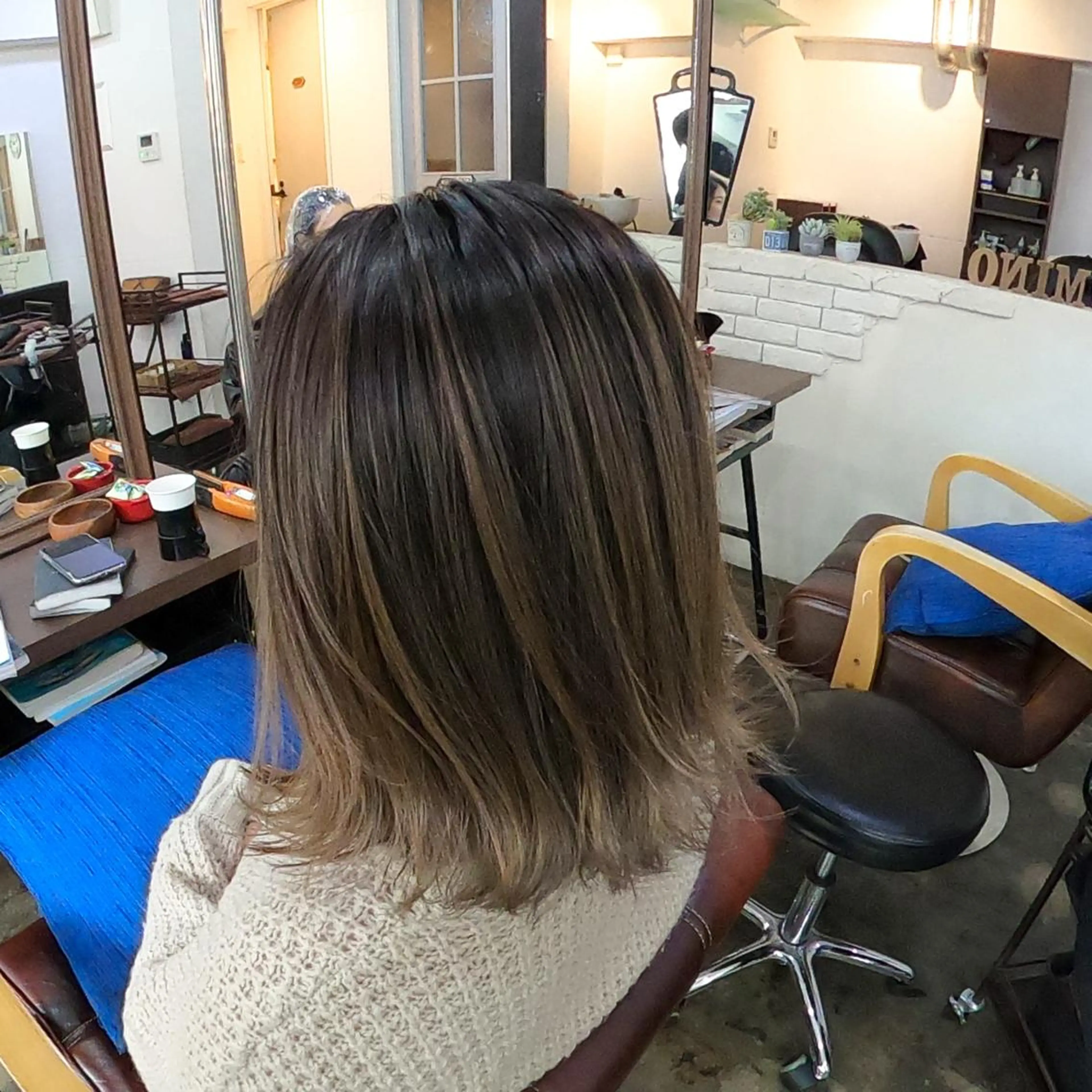 ミディアム カラー ヘアアレンジ 【艶髪×韓国風】 毛流れ職人 RYOのヘアスタイル