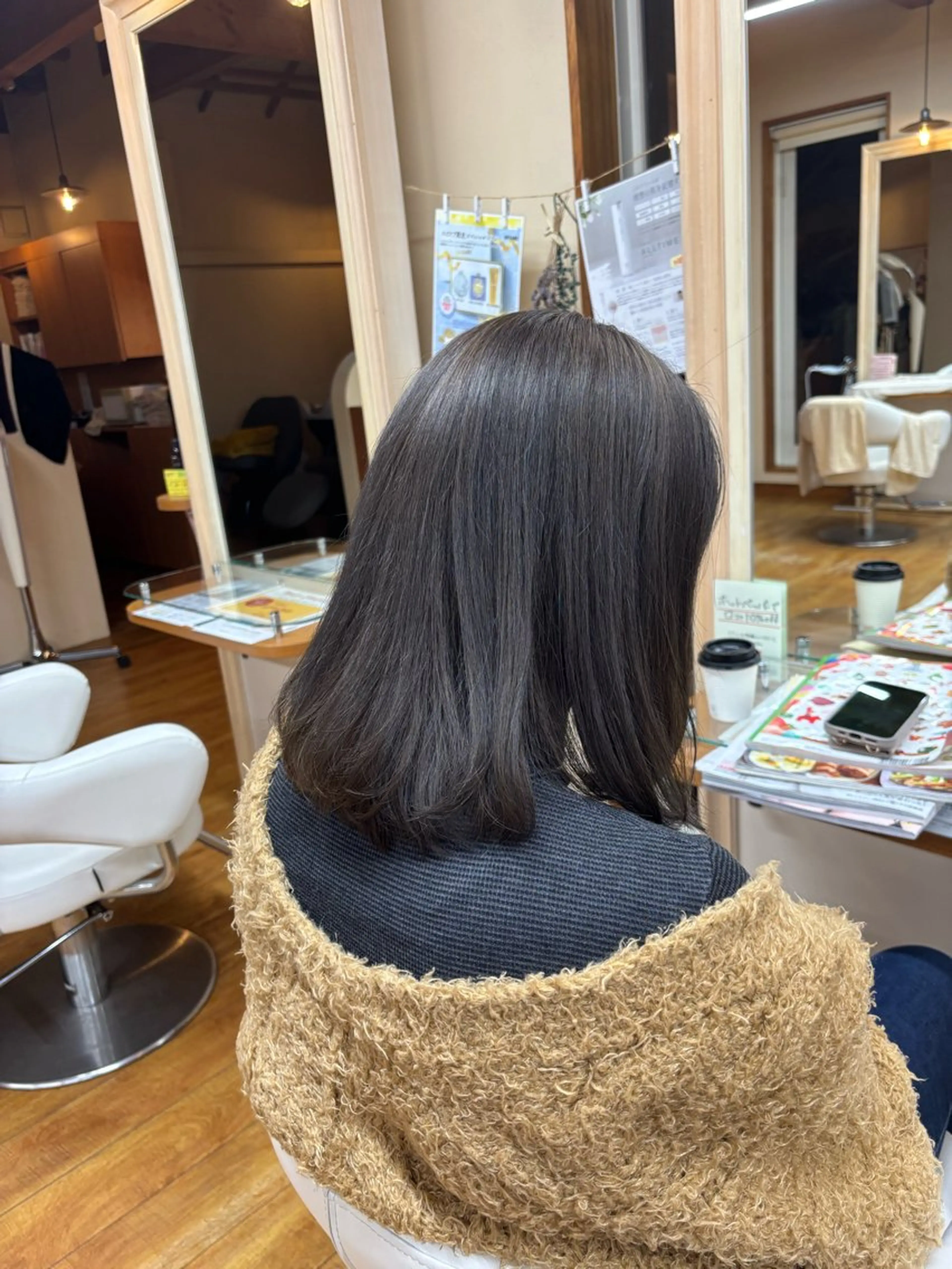 ミディアム カラー Sagedoue ユイのヘアスタイル
