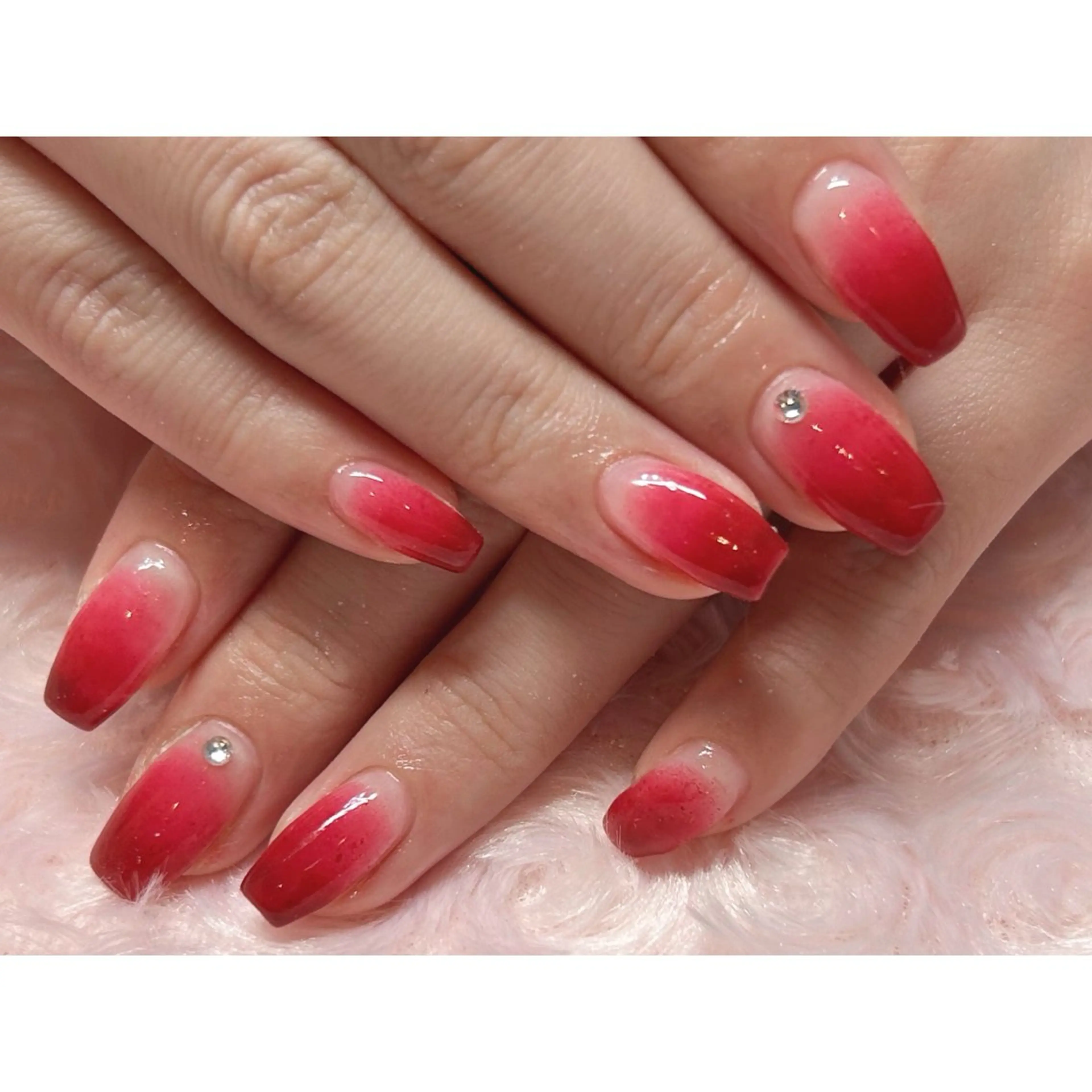 ネイル ストーンネイル ハンドネイル 横浜駅東口 🐬🫧 ｵｰﾀのネイルデザイン