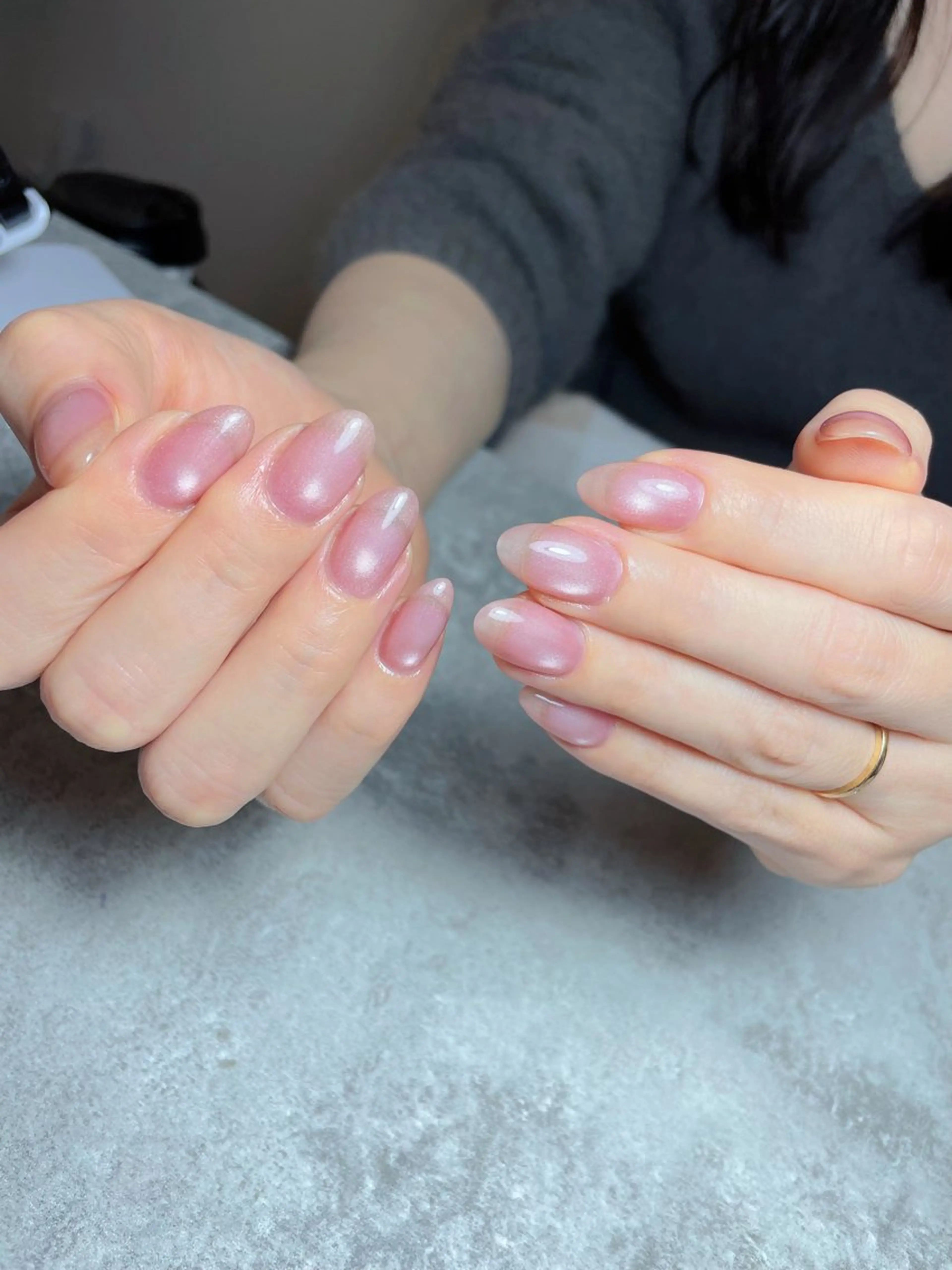 【新規限定ソフトオフ無料】ちゅうるんマグネット🧲ネイルONE カラー(フラッシュ📸、ラメ変更可能)の写真