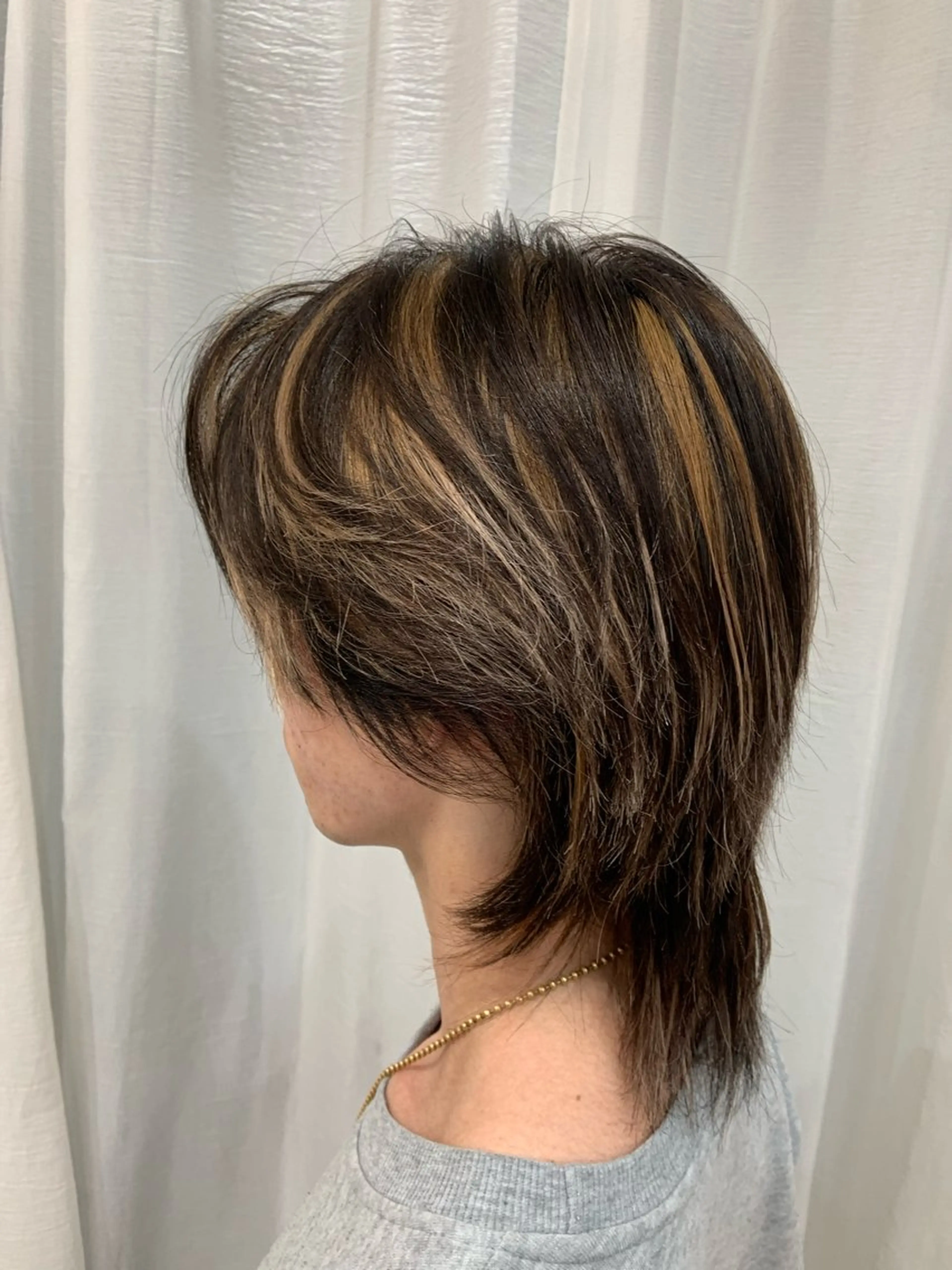 カラー ブリーチ ハイライトカラー 石井 智美のヘアスタイル