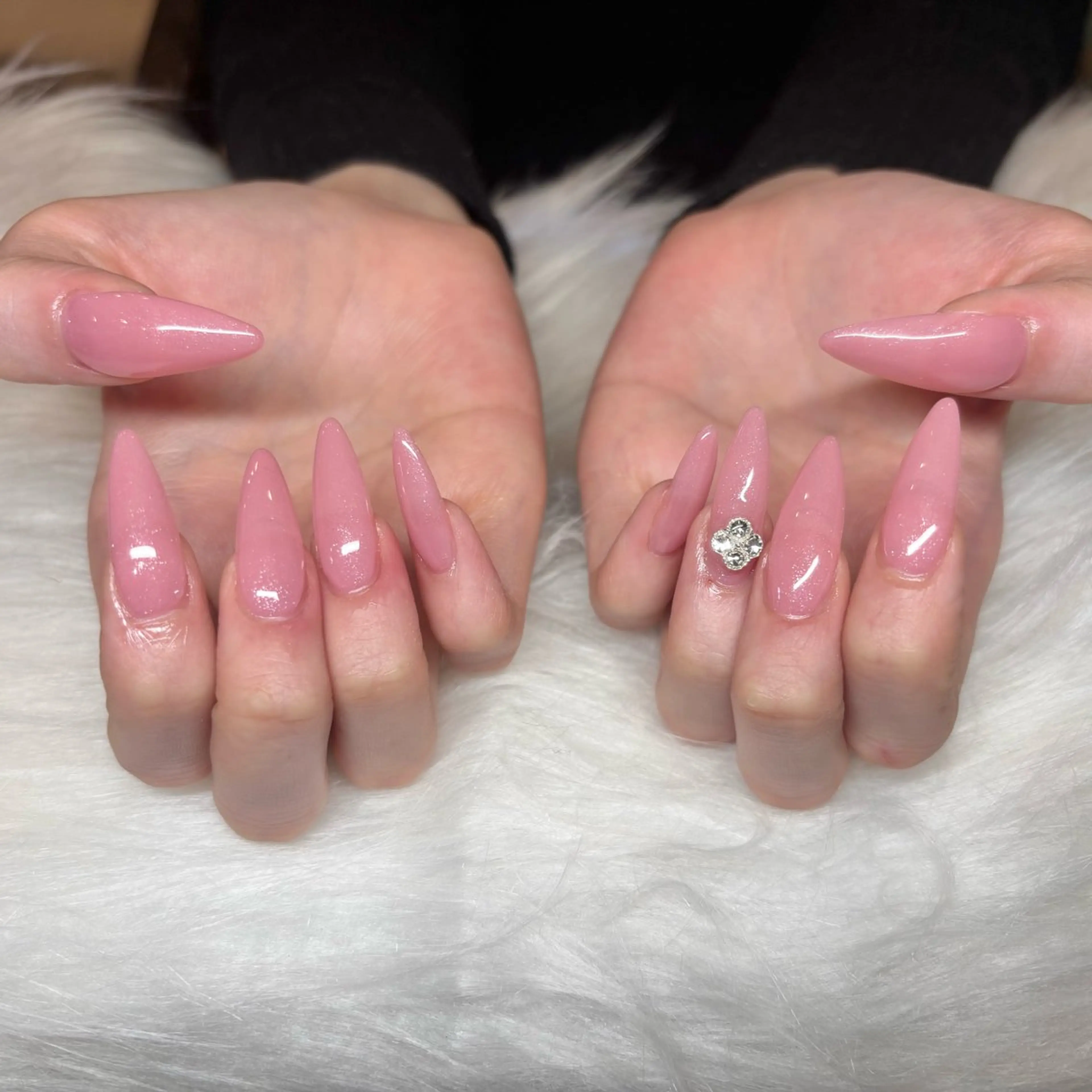 ネイル ラメ(グリッター) ピンク ハンドネイル HANA ソブエのネイルデザイン