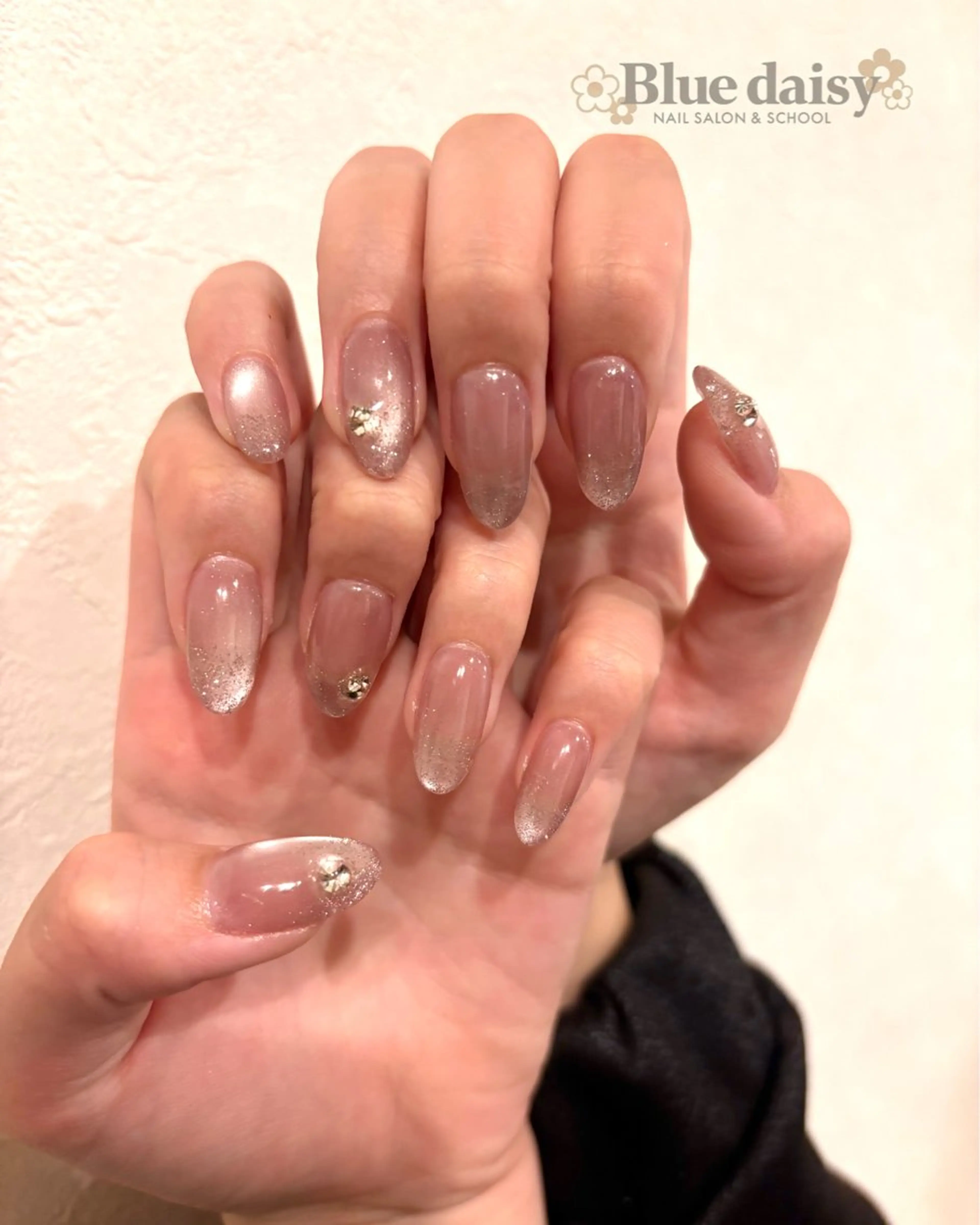 ネイル フラッシュネイル グラデーション ラメ(グリッター) ラメグラデーション ハンドネイル Blue daisy 栄本店のネイルデザイン