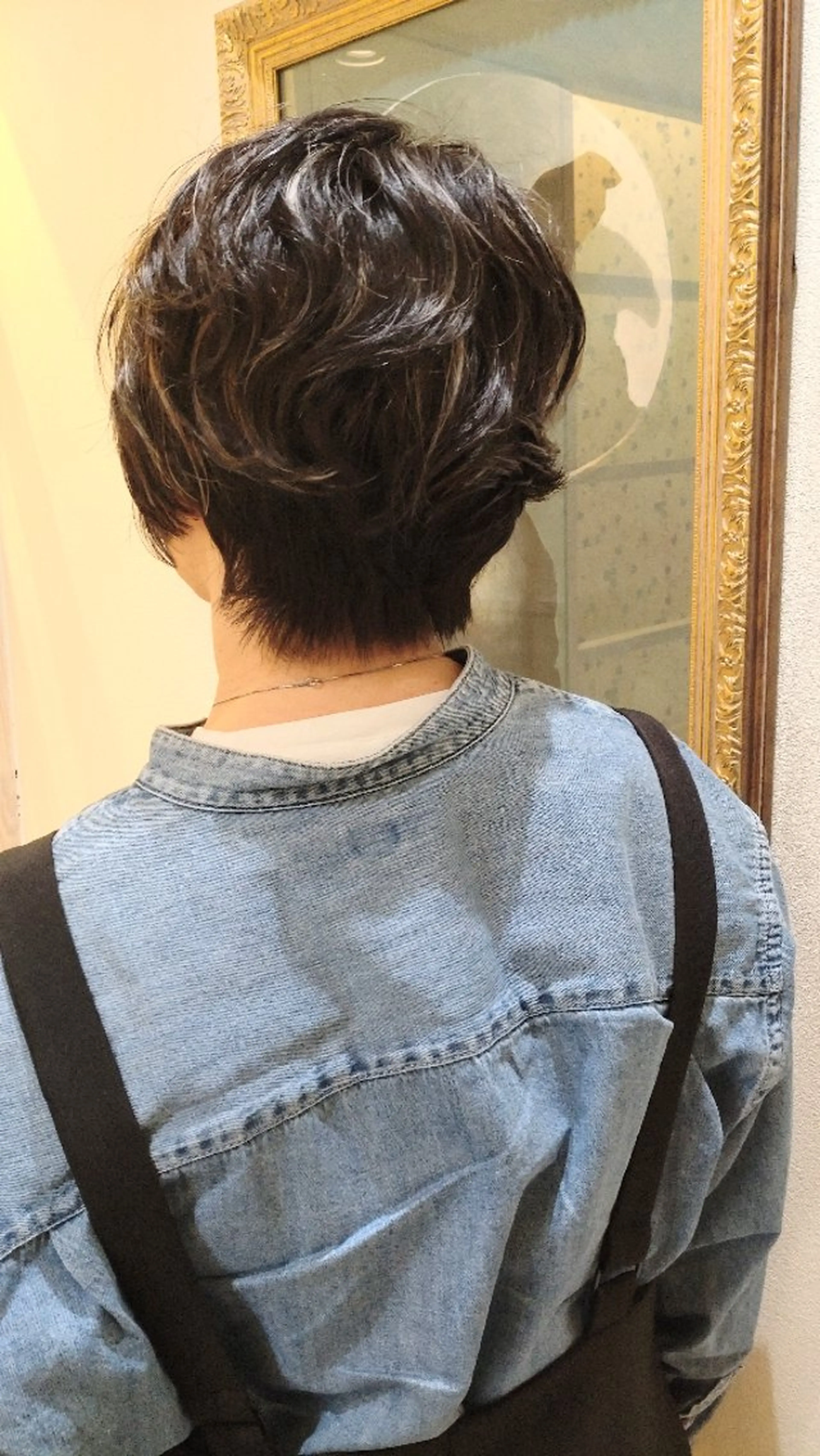 ショート パーマ カラー 大槻 百合子のヘアスタイル