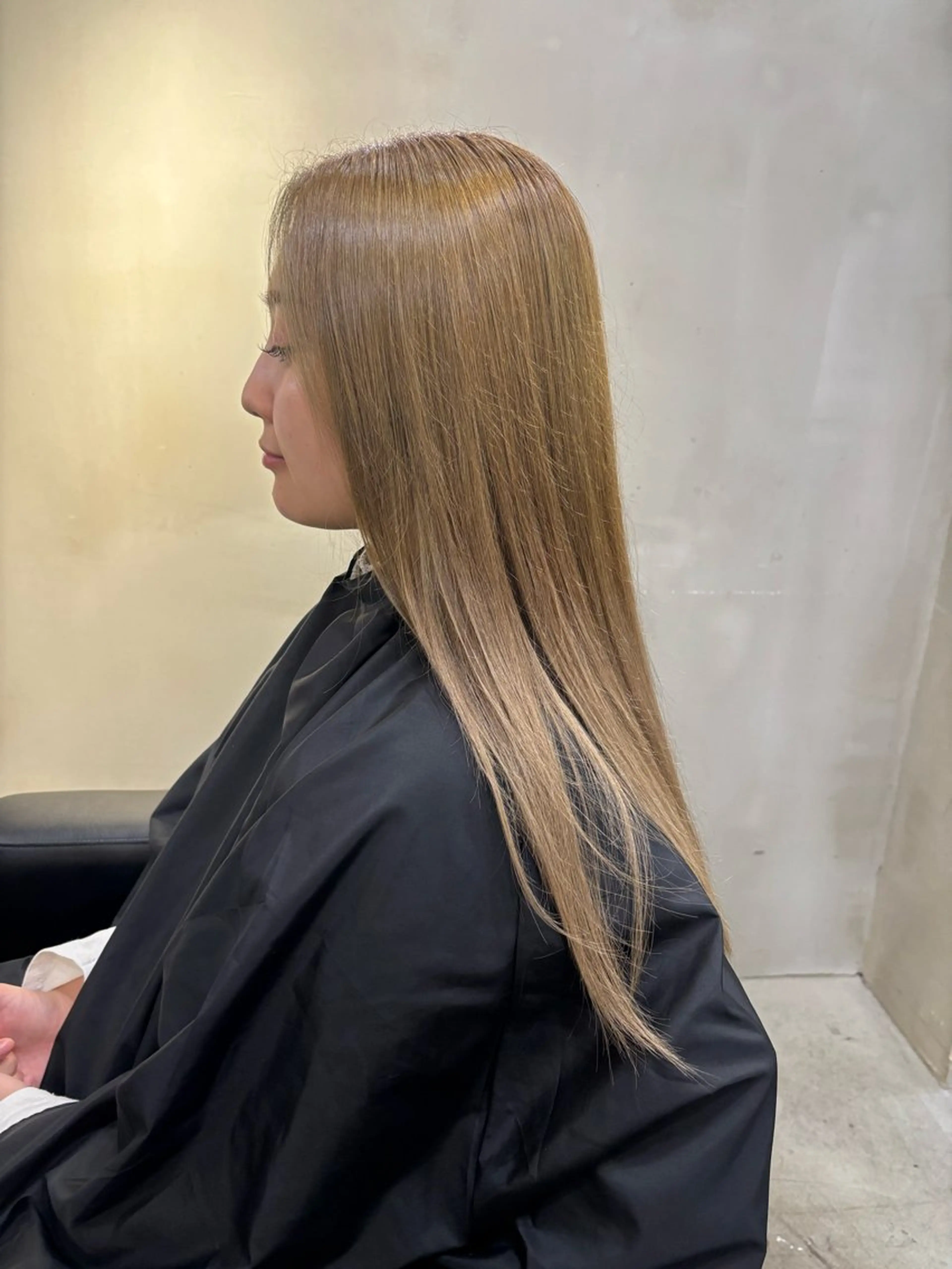 セミロング カラー ベージュカラー オリーブベージュ ヘアカラー VOYAGE所属・中園康 /カラー/ブリーチのヘアスタイル