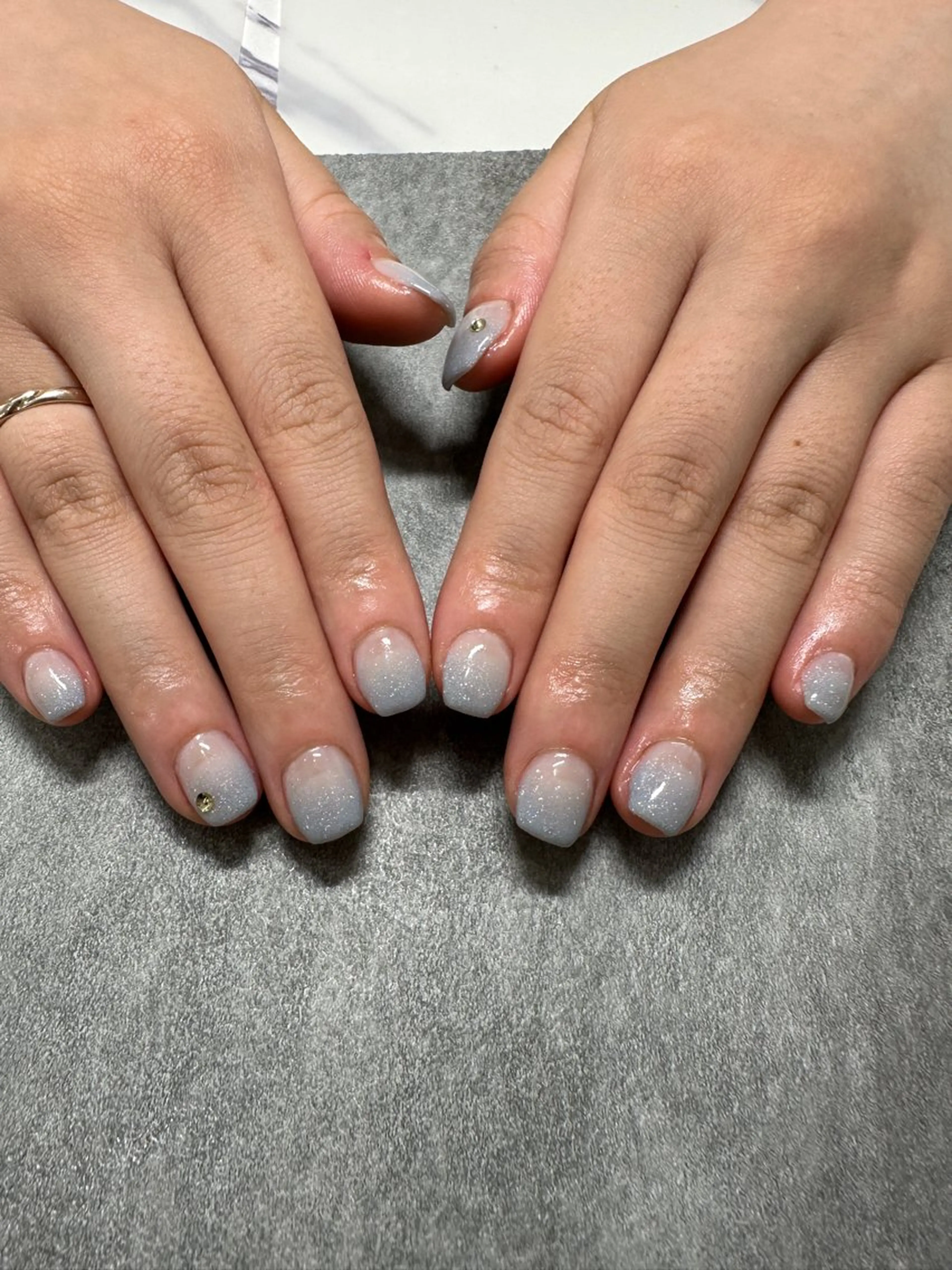 ネイル ブルー グラデーション ラメ(グリッター) ルミエナ銀座 MUKAEDAのネイルデザイン